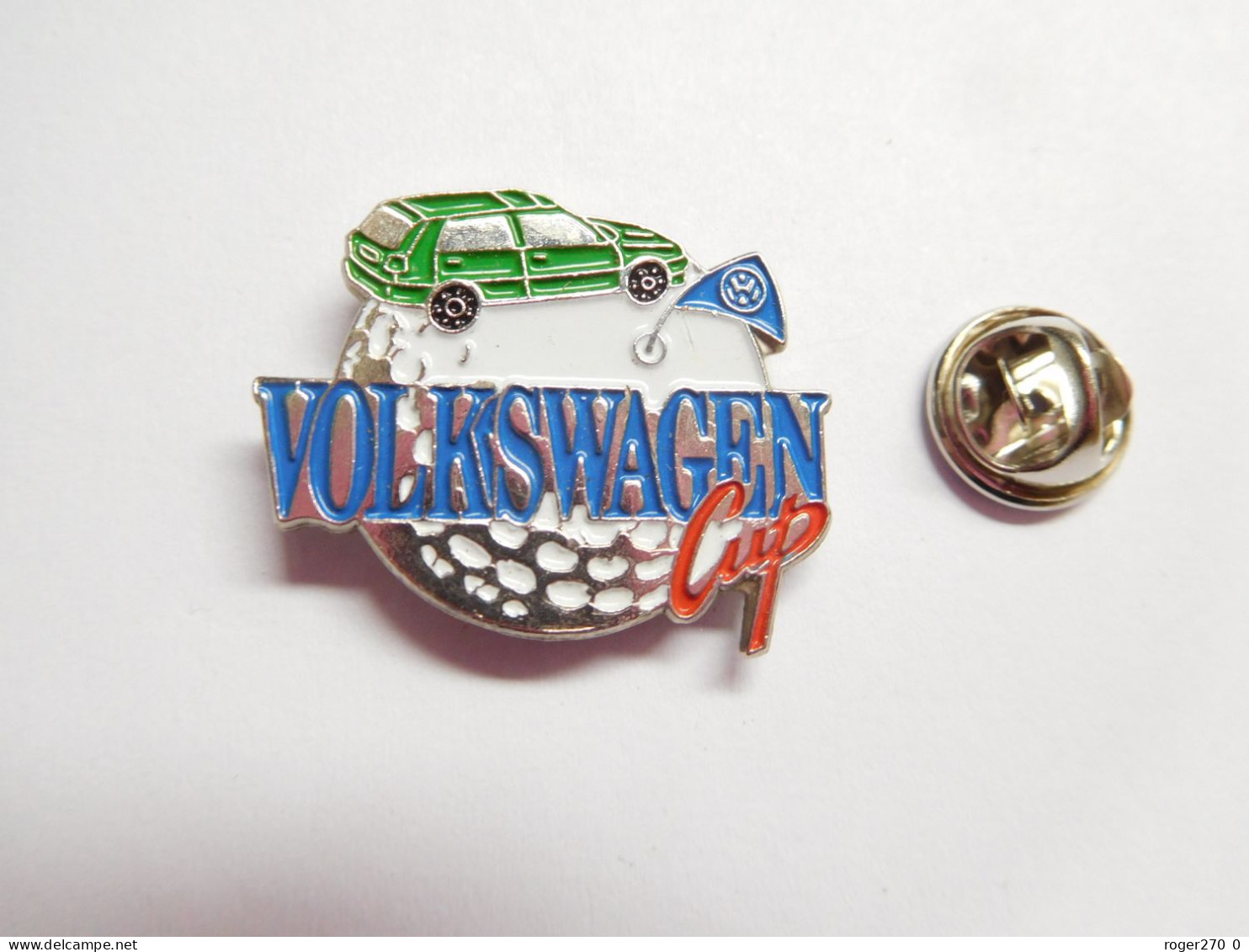 Beau Pin's , VW , VAG  Volkswagen Cup , Golf , Verso Quadrillé - Volkswagen