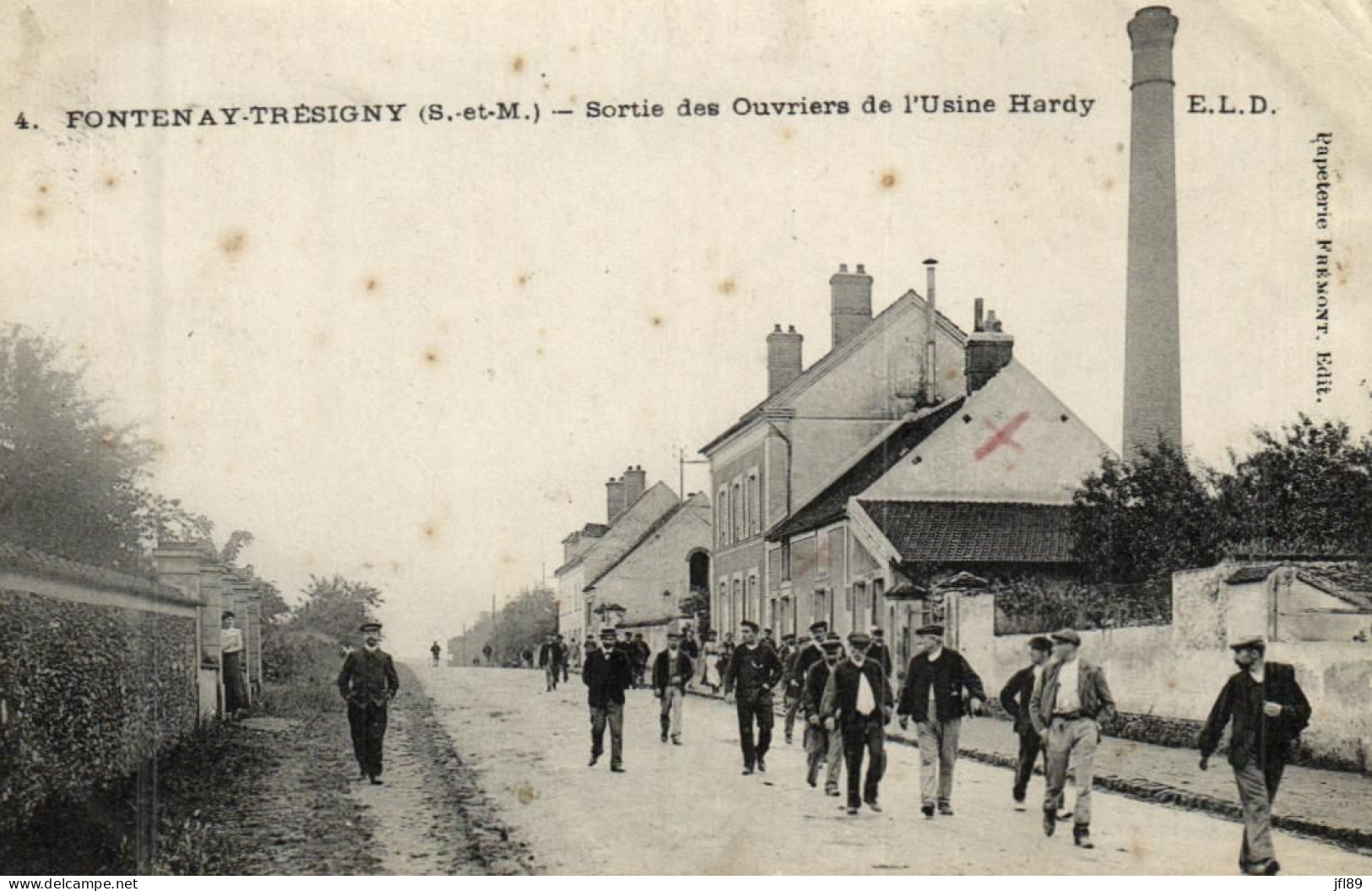 France > [77] Seine Et Marne > Fontenay Tresigny - Sortie Des  Ouvriers De L'usine Hardy - 15129 - Fontenay Tresigny