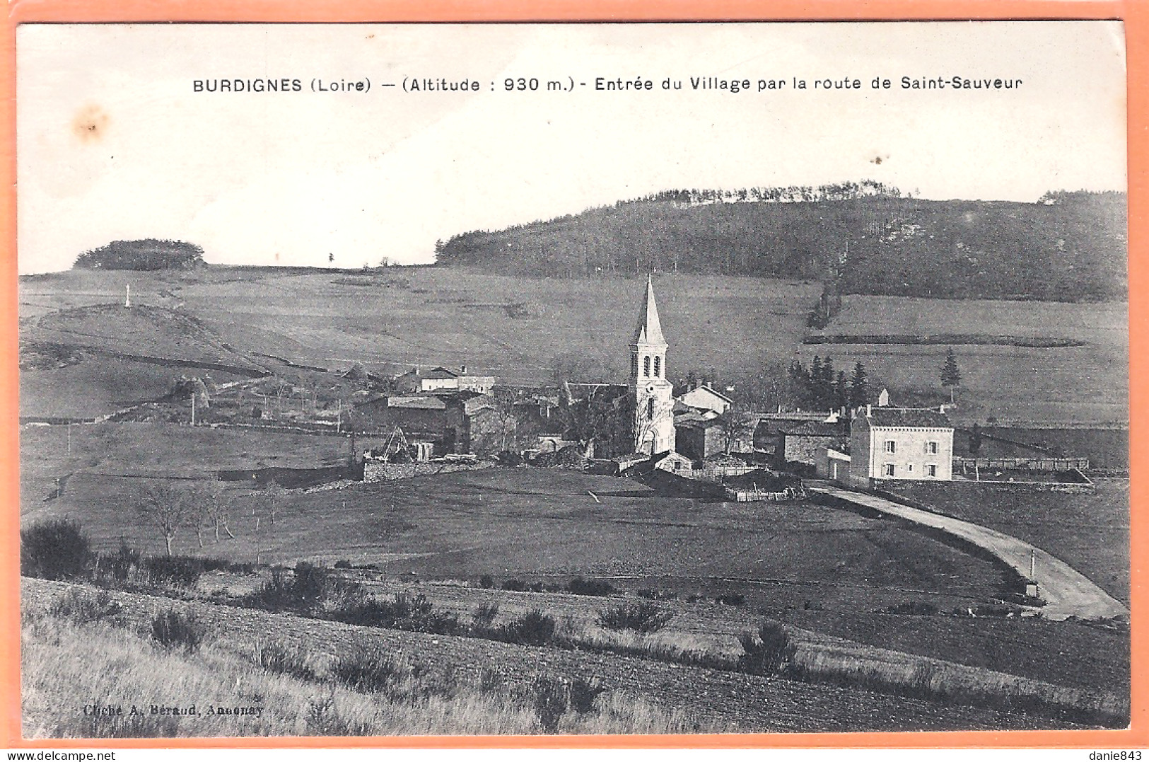 CPA  Vue Rare - LOIRE - BURDIGNES - ENTRÉE DU VILLAGE PAR LA ROUTE DE SAINT SAUVEUR - Other & Unclassified