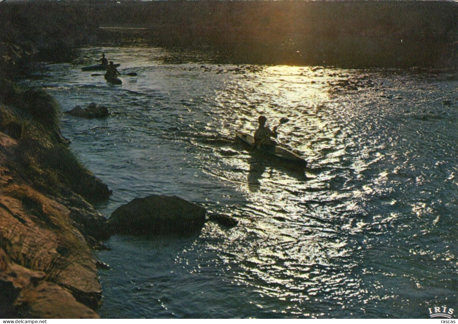 CPM - D1 - ARDECHE - LES GORGES DE L'ARDECHE - DESCENTE DE CANOES KAYAKS AU COUCHER DU SOLEIL - Otros & Sin Clasificación