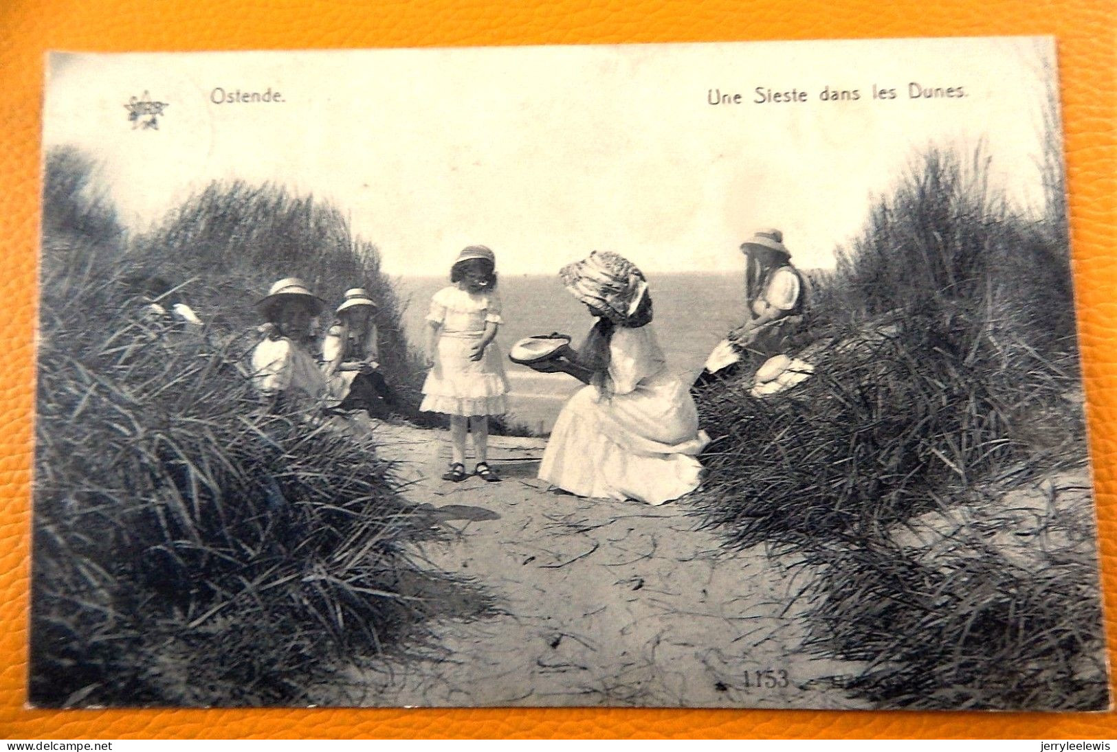 OOSTENDE  - OSTENDE -  Een Dutje In De Duinen  - Une Sieste Dans Les Dunes  -  1910 - Oostende