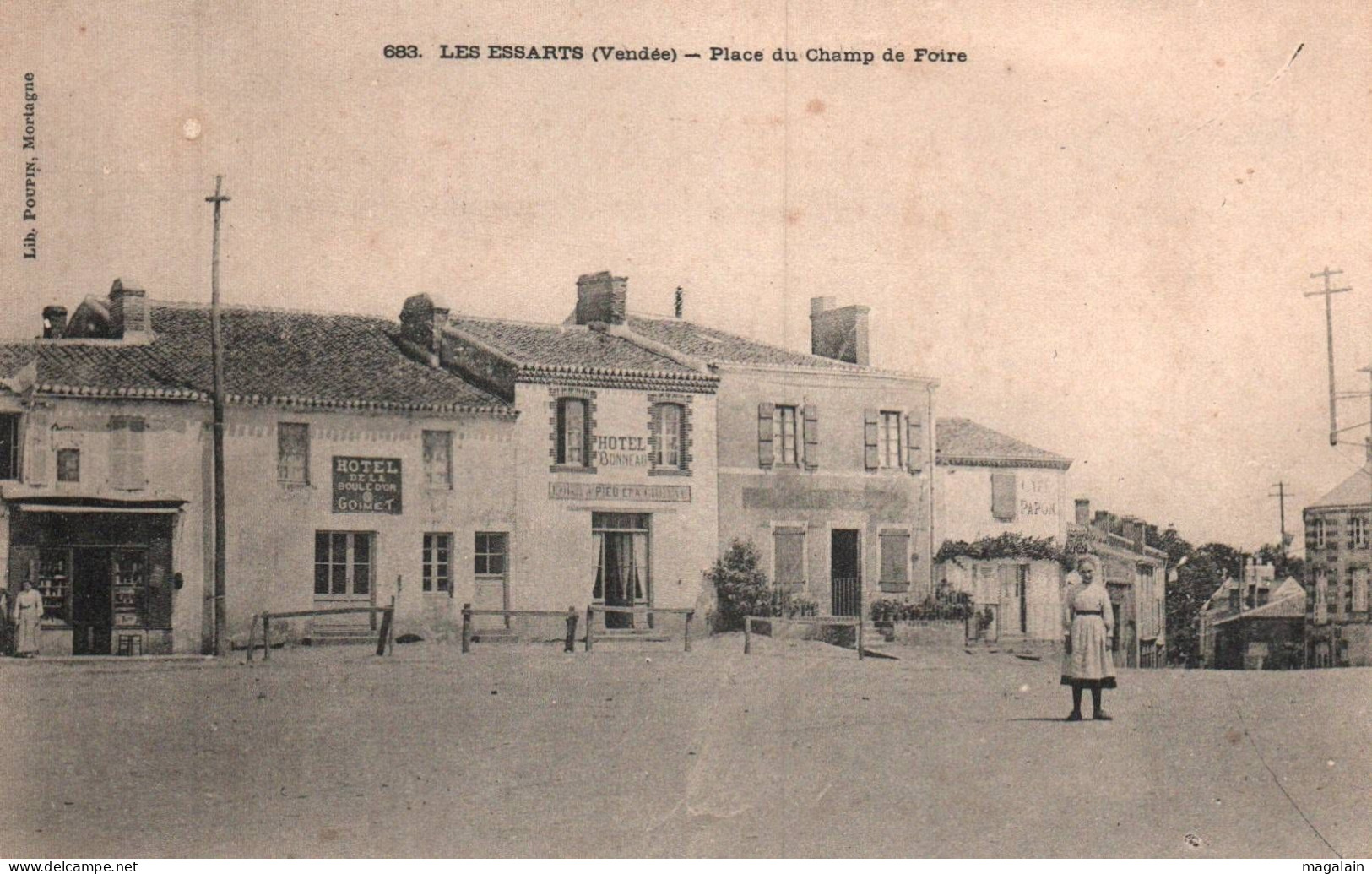 Les Essarts : Place Du Champ De Foire - Les Essarts