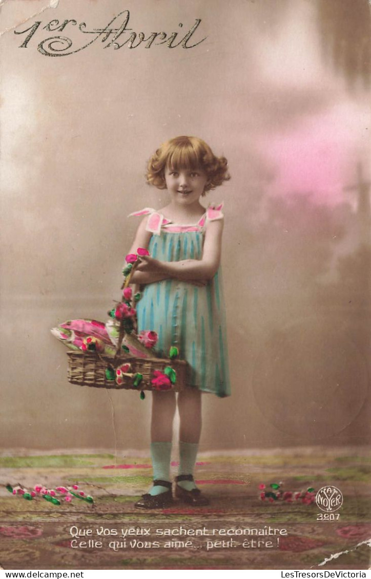 FETES - VOEUX - 1er Avril - Petite Fille Avec Un Poisson - Fantaisie - Carte Postale Ancienne - 1 April (aprilvis)