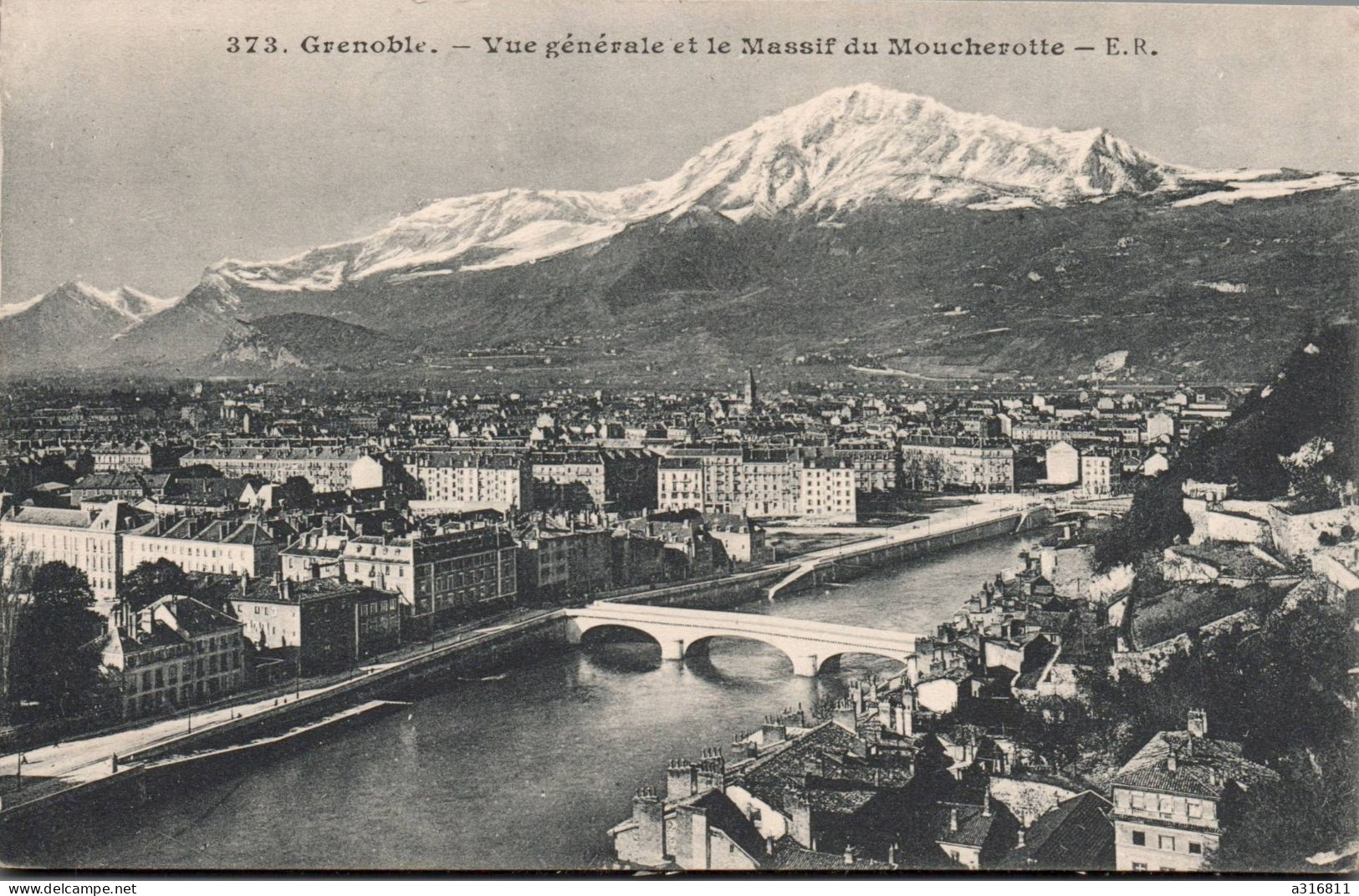 Grenoble Vue Générale Et Le Massif Du Moucherotte - Grenoble