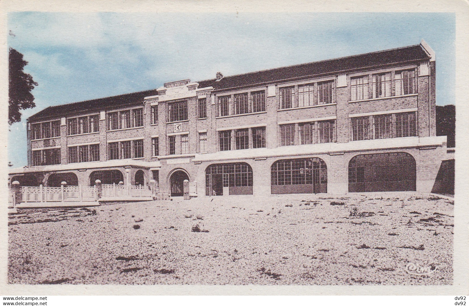 ESSONNE MASSY NOUVEAU GROUPE SCOLAIRE - Massy