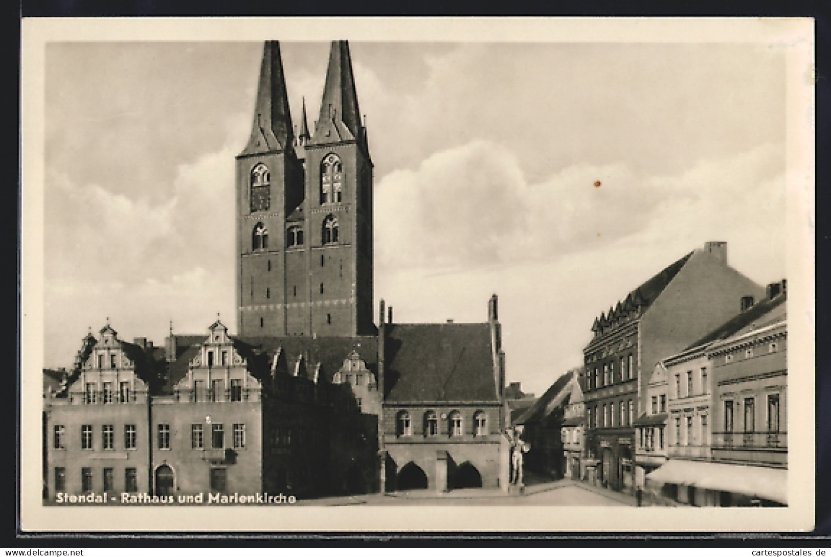 AK Stendal, Rathaus Und Marienkirche  - Stendal