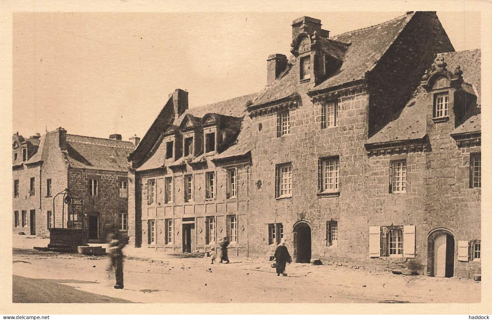 LOCRONAN : BELLES MAISONS BOURGEOISES - Locronan