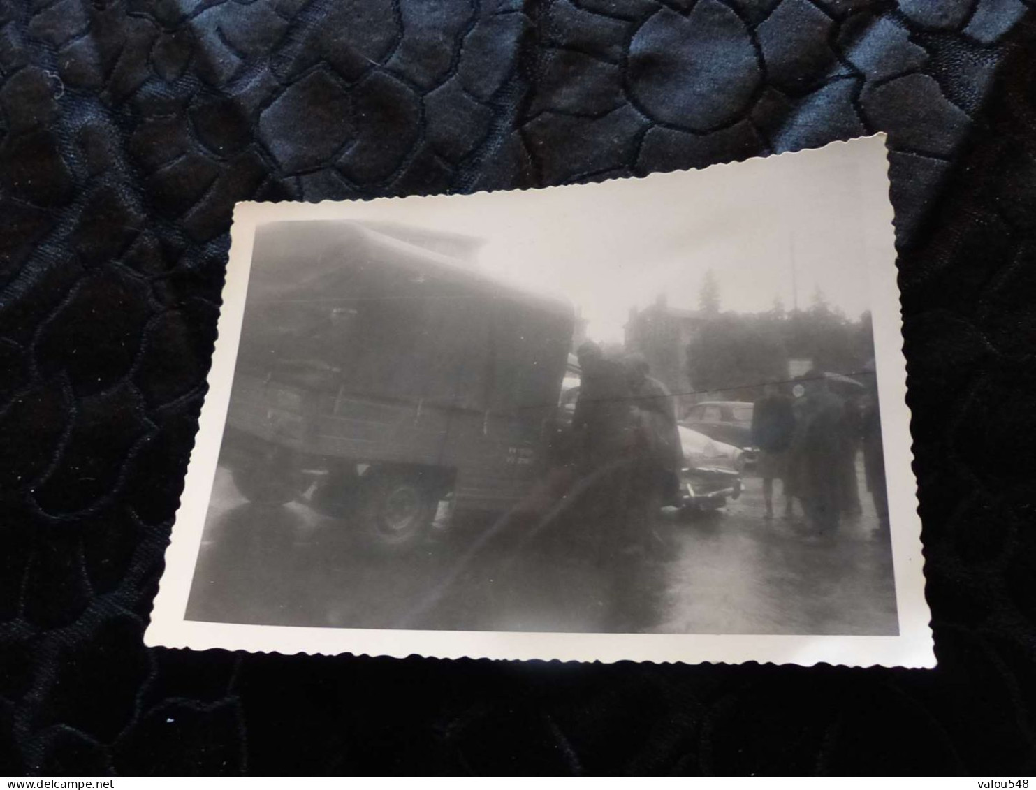 P-677 , Photo, Automobile,  Accident De La Circulation Entre Une Fourgonnette Et Une Simca Aronde, Circa 1960 - Cars