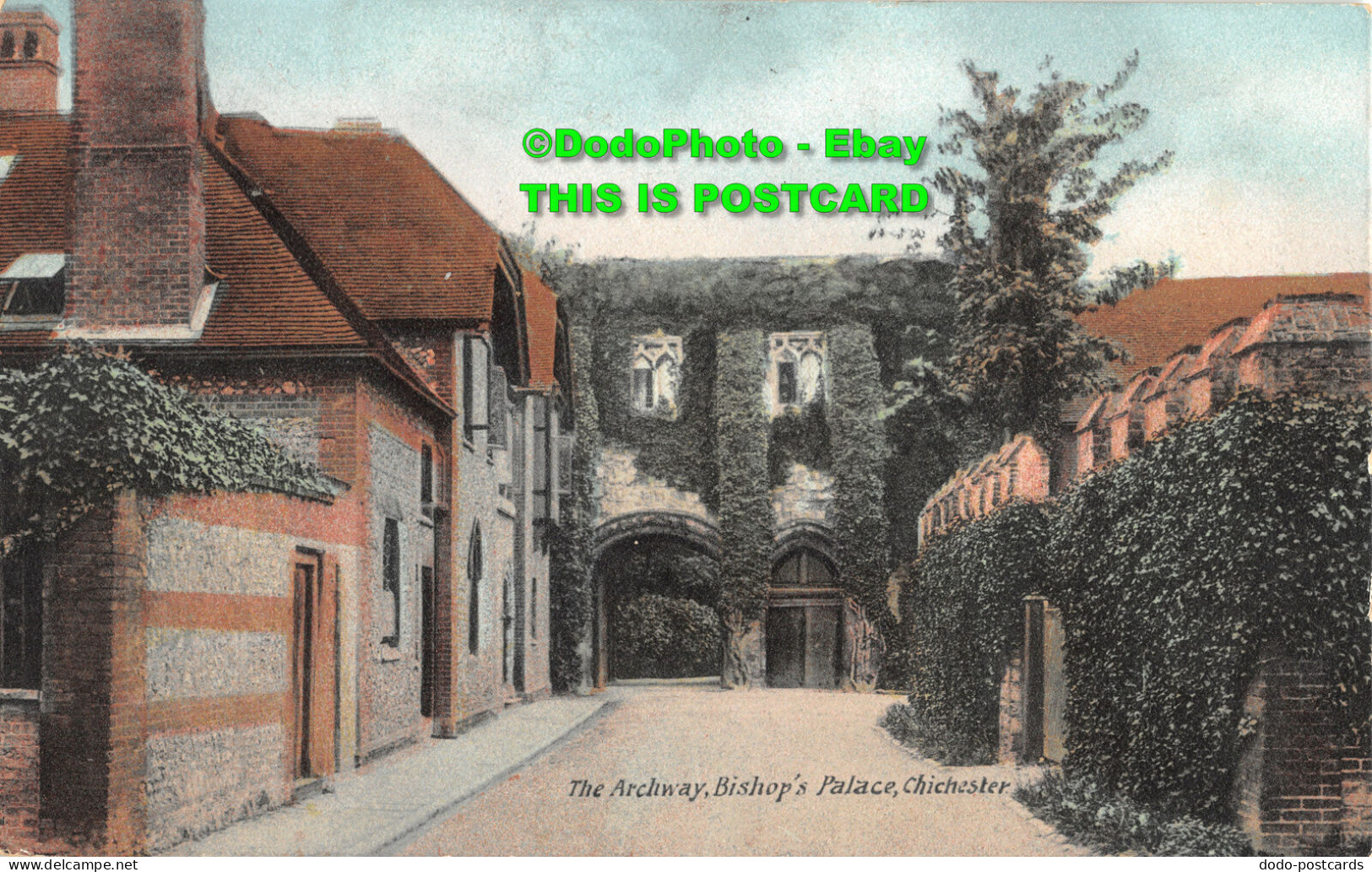 R356863 The Archway. Bishops Palace. Chichester. Hartmann. 2167 11 - Monde