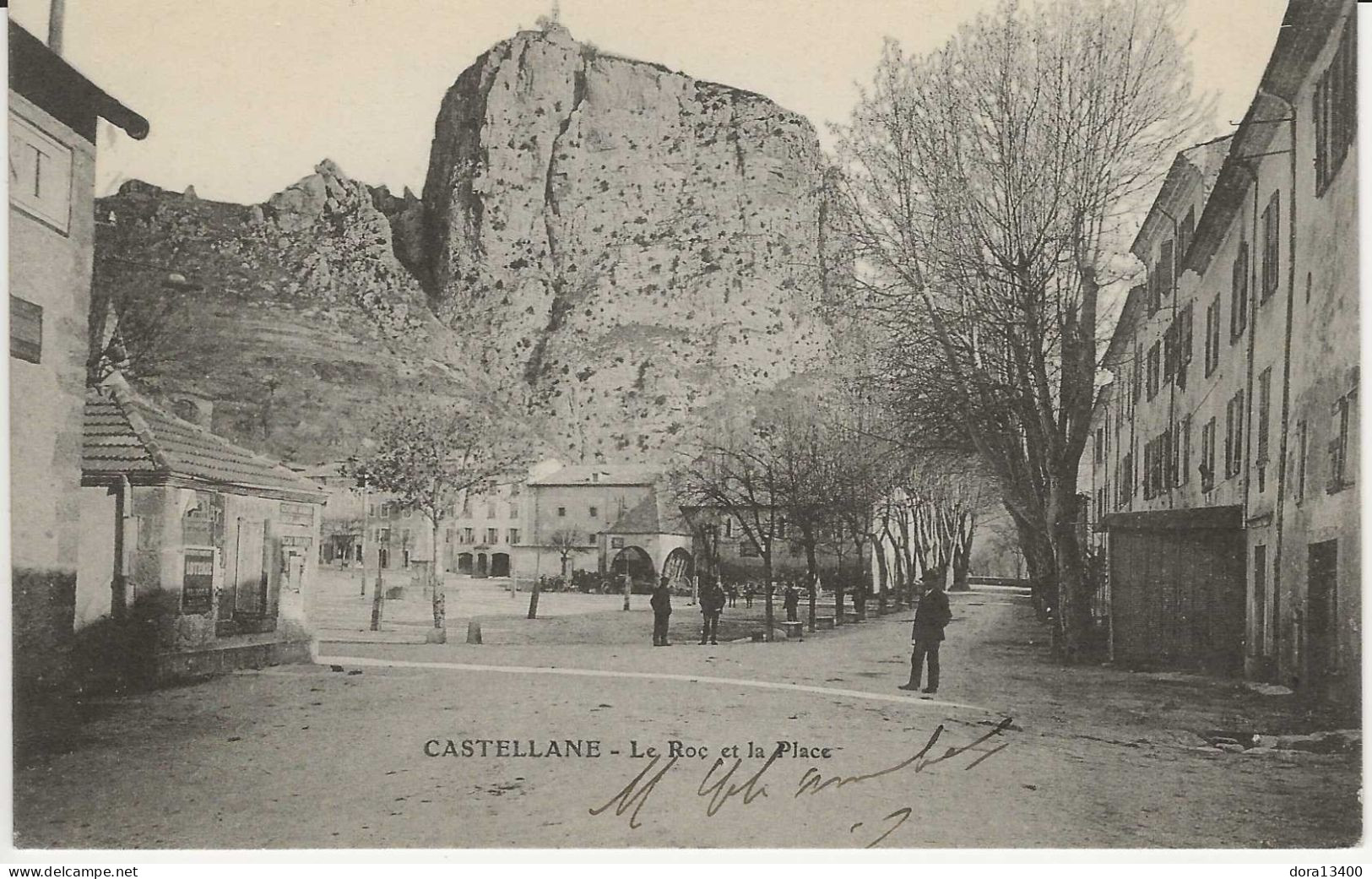 CPA04- CASTELLANE- Le Roc Et La Place - Castellane