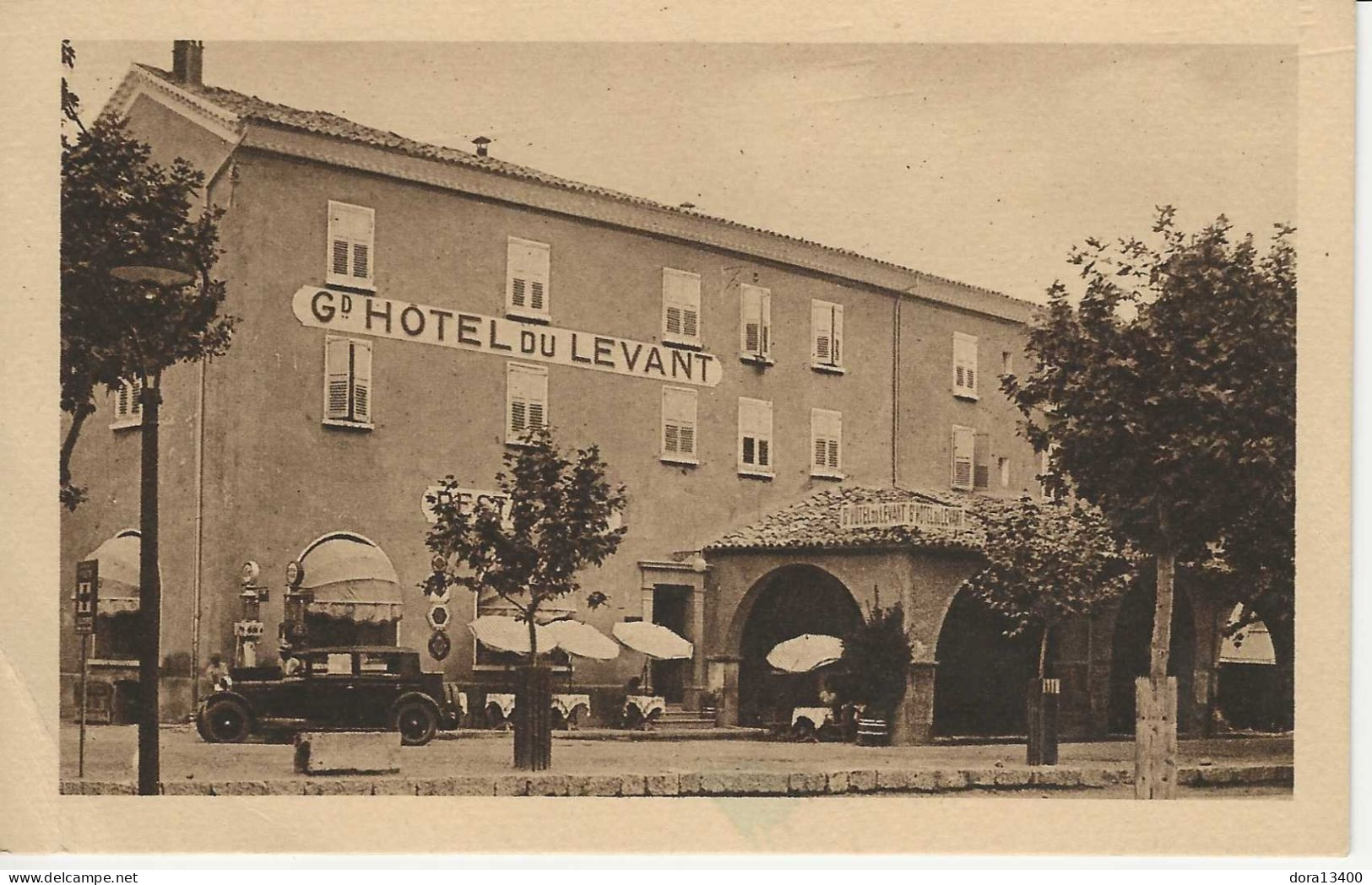 CPA04- CASTELLANE- Grand Hôtel Du Levant - Castellane