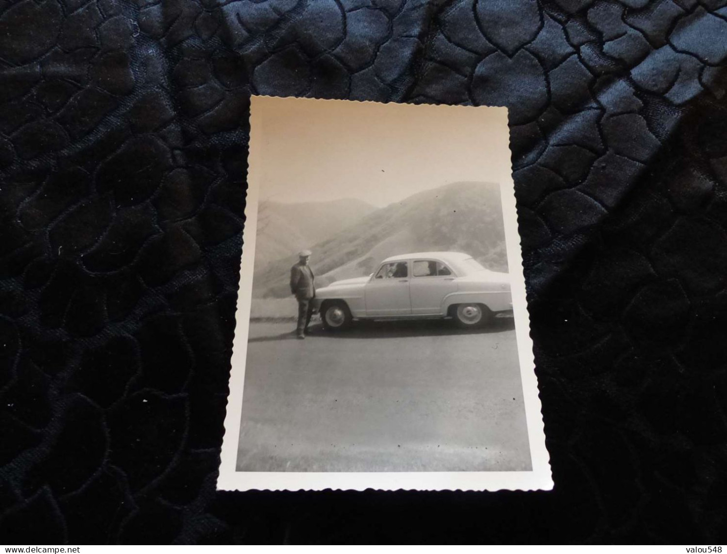 P-684 , Photo, Automobile, Une Simca Aronde 1300  Circa 1955 - Cars