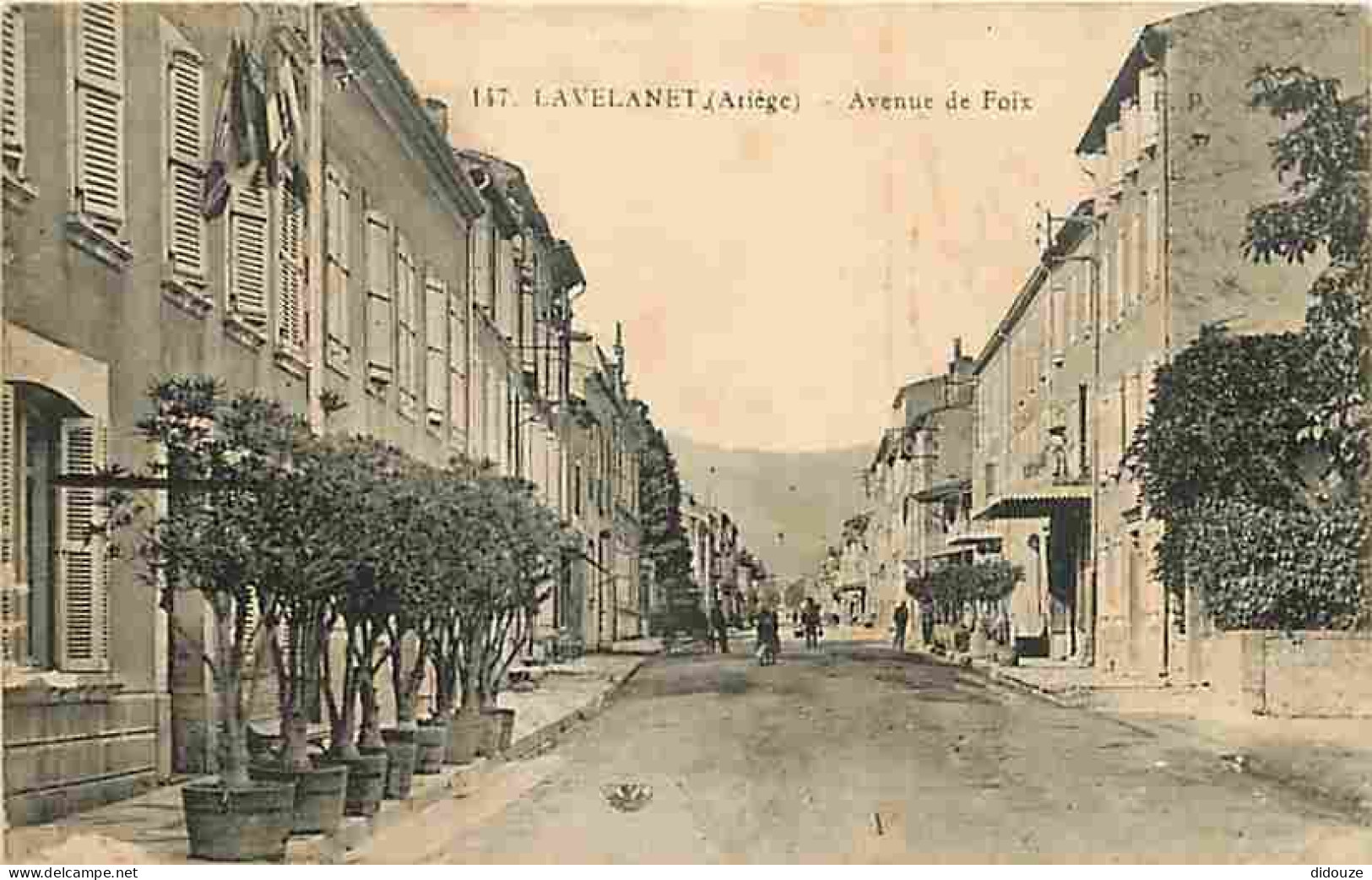 09 - Lavelanet - Avenue De Foix - Animée - CPA - Voir Scans Recto-Verso - Lavelanet