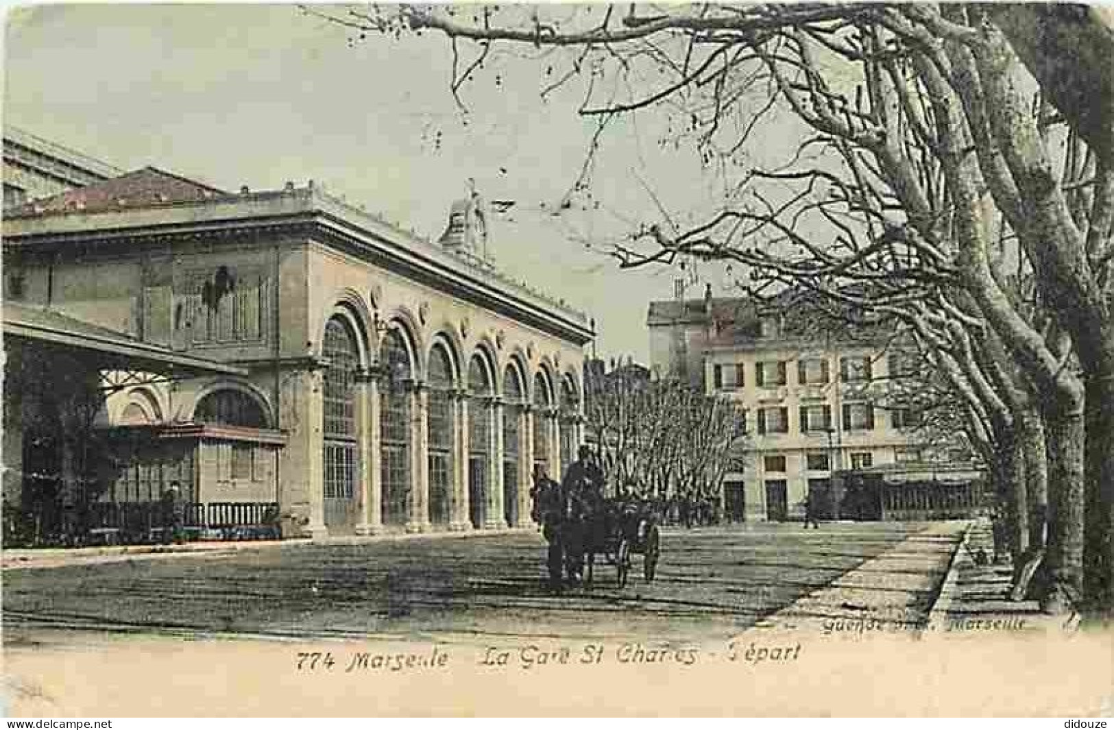 13 - Marseille - La Gare St Charles - Départ - Animée - Etat Coin Inférieur Gauche Plié - CPA - Voir Scans Recto-Verso - Station Area, Belle De Mai, Plombières