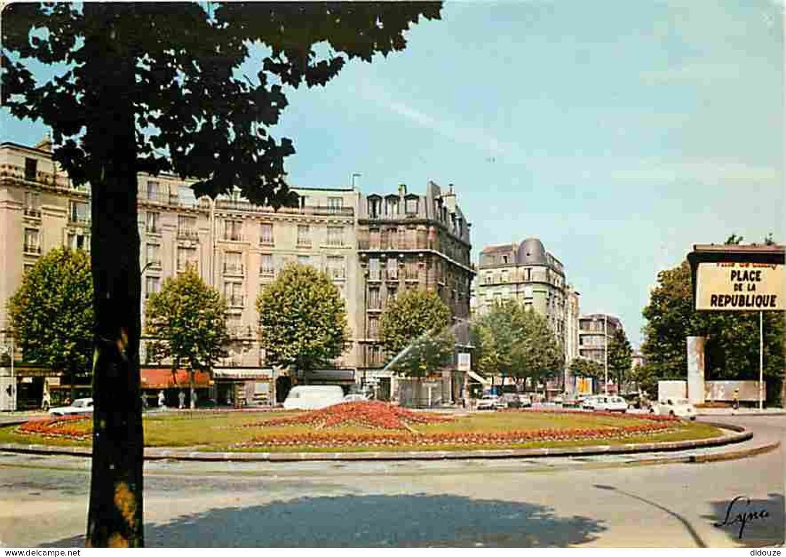 92 - Clichy - La Place De La République - Automobiles - Fleurs - Immeubles - CPM - Voir Scans Recto-Verso - Clichy