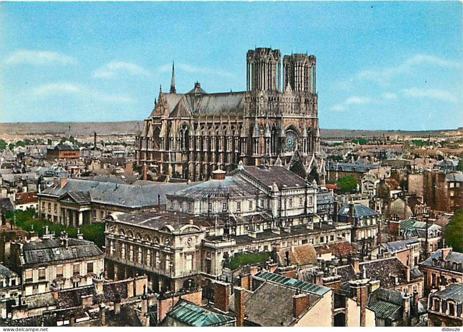 51 - Reims - Cathédrale Notre Dame - Panorama Vers La Cathédrale - CPM - Carte Neuve - Voir Scans Recto-Verso - Reims