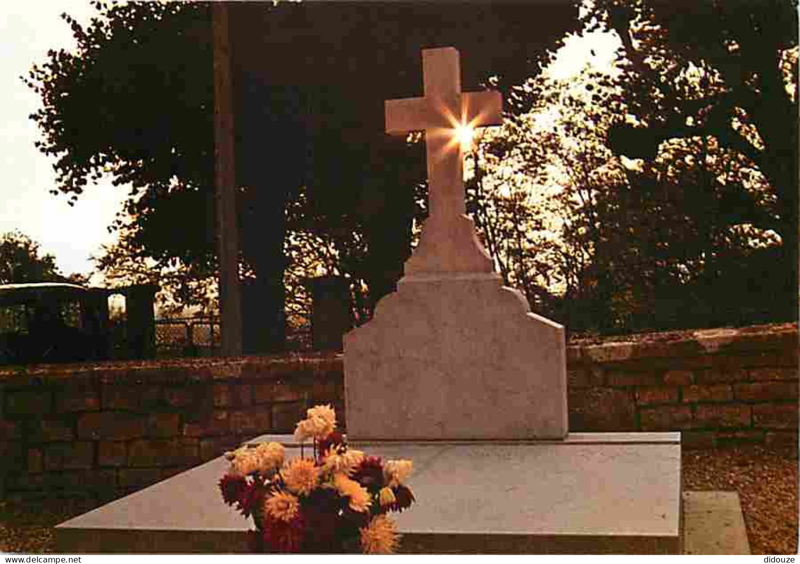 52 - Colombey Les Deux Eglises - La Tombe Du Général De Gaulle - Carte Neuve - CPM - Voir Scans Recto-Verso - Colombey Les Deux Eglises