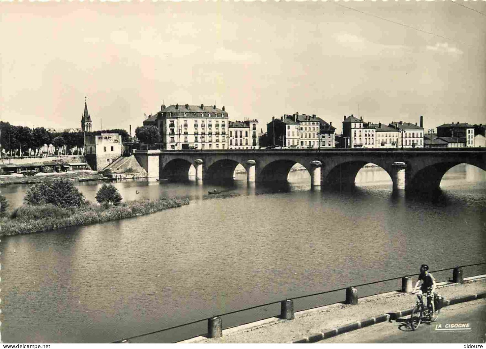 42 - Roanne - Le Pont Et Le Quoi De La Loire - Mention Photographie Véritable - Carte Dentelée - CPSM Grand Format - Voi - Roanne