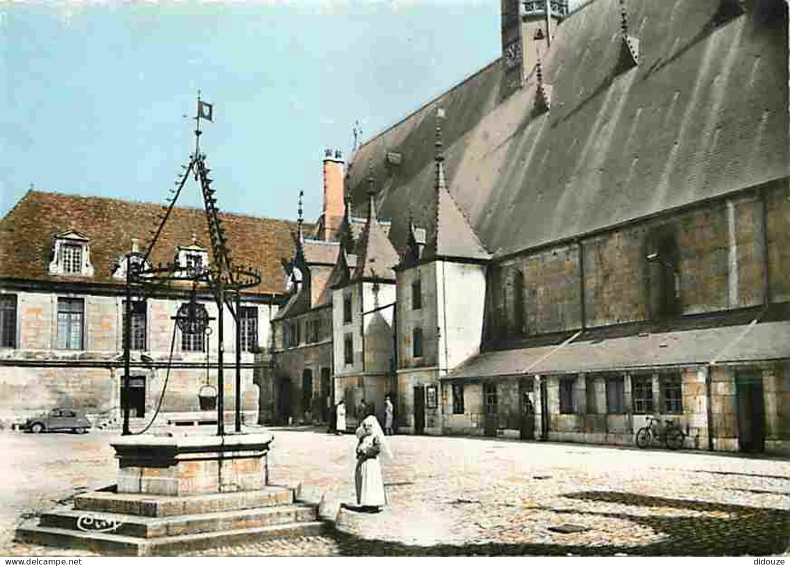 21 - Beaune - L'Hotel Dieu - Puits Et Soeur Hospitalière - Religieuses - CPM - Voir Scans Recto-Verso - Beaune