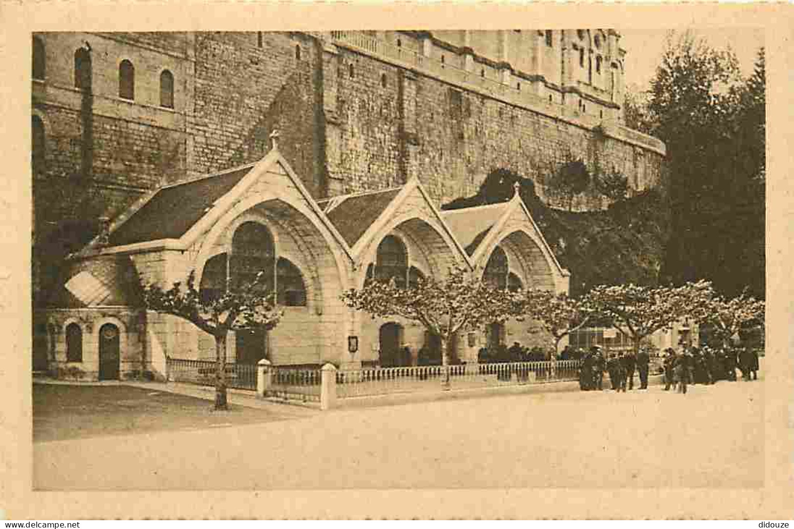 65 - Lourdes - Ville Connue Pour Son Pèlerinage Chrétien - CPA - Voir Scans Recto-Verso - Lourdes