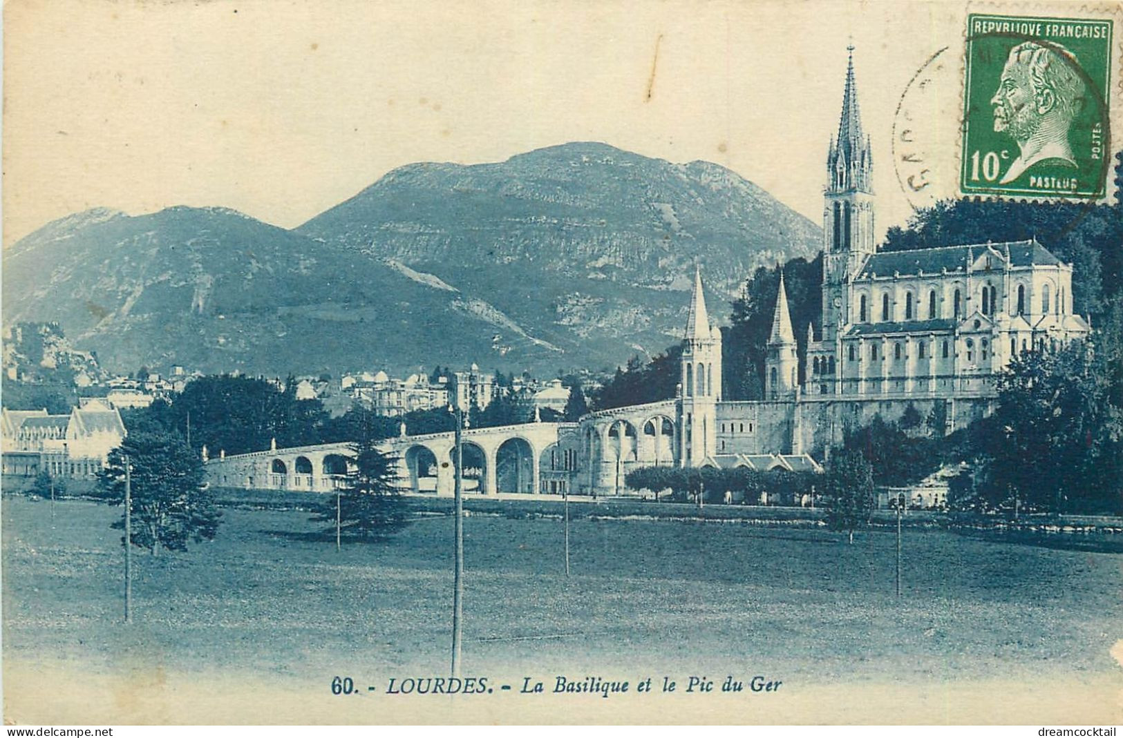 Top Promo 3 Cpa 65 LOURDES. Basilique Pic Du Ger Et Fort Dans Le Grand Jer ( Léger Pli Coin Droit Dans La Troisième)... - Lourdes