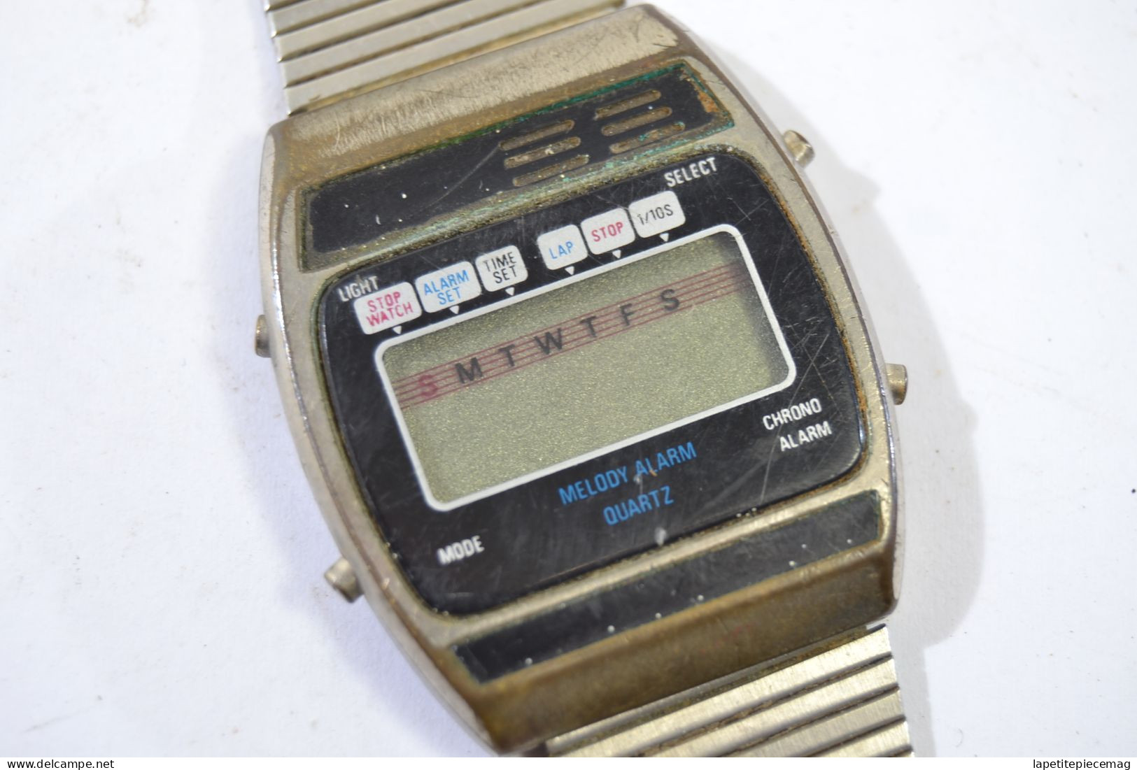 Ancienne montre Melody alarm quartz Hong Kong années 1980.