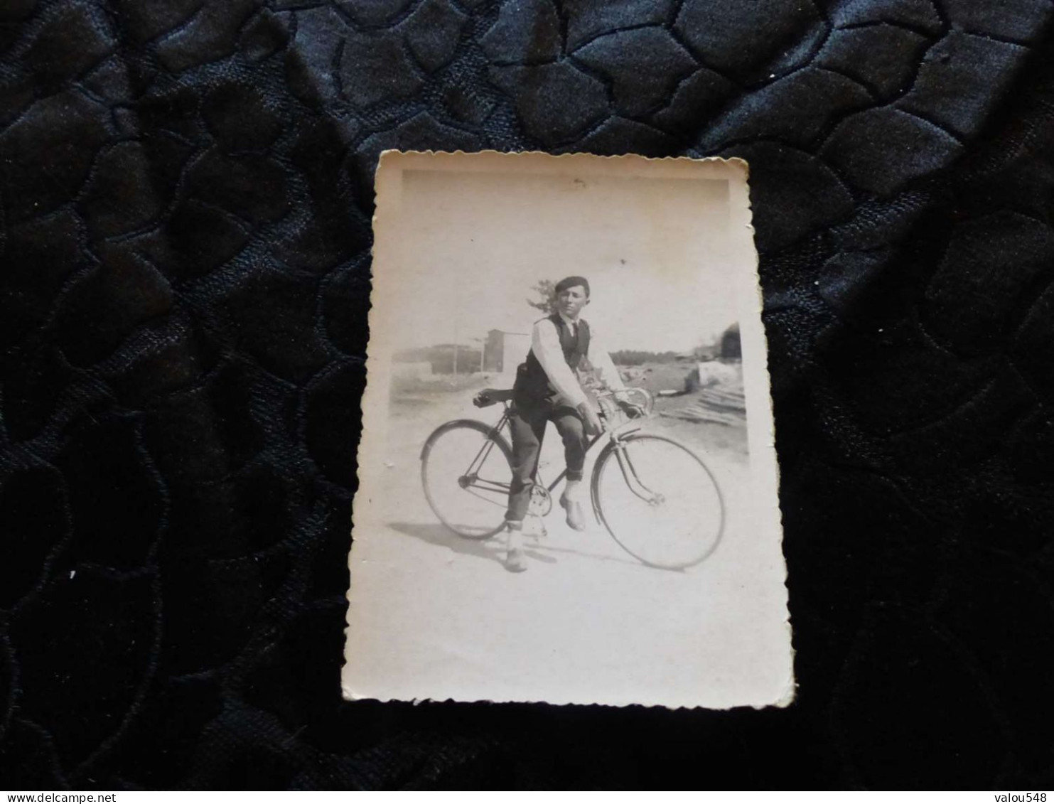 P-696 , Photo, Jeune Homme élégant à Vélo , Juillet 1935 - Radsport