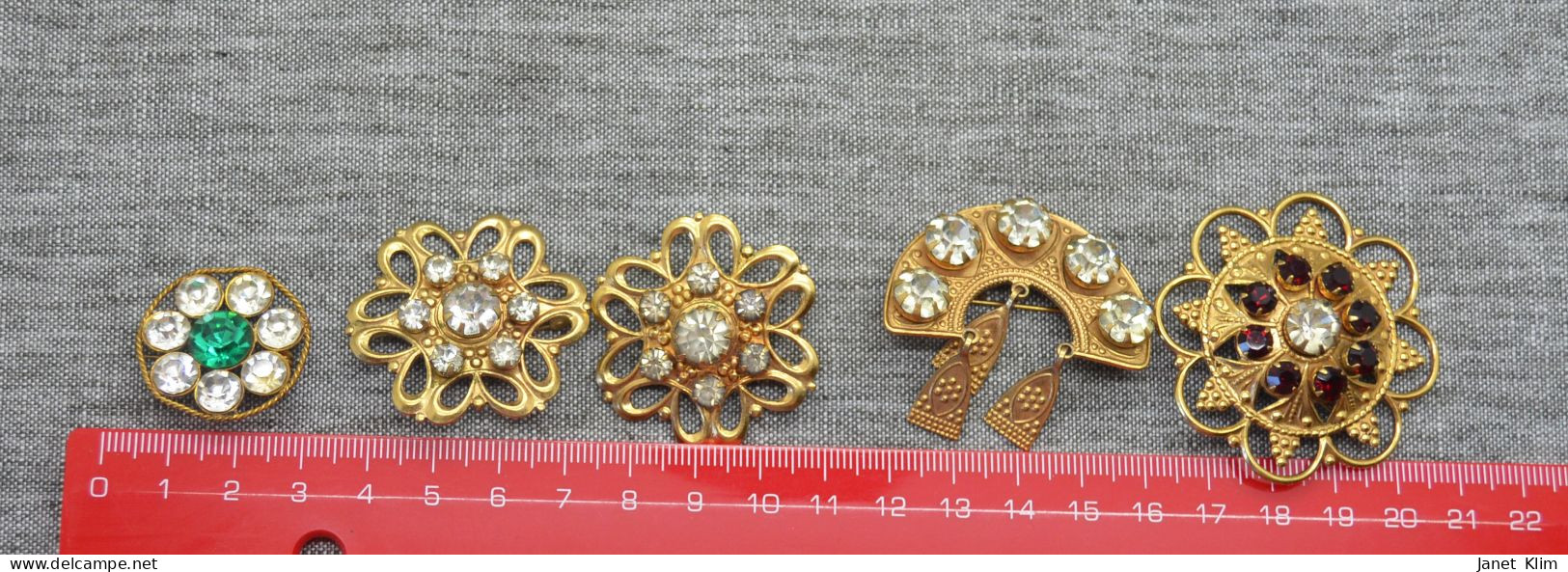 Beautiful Vintage Set Of Brooches 5 Pieces - Broches
