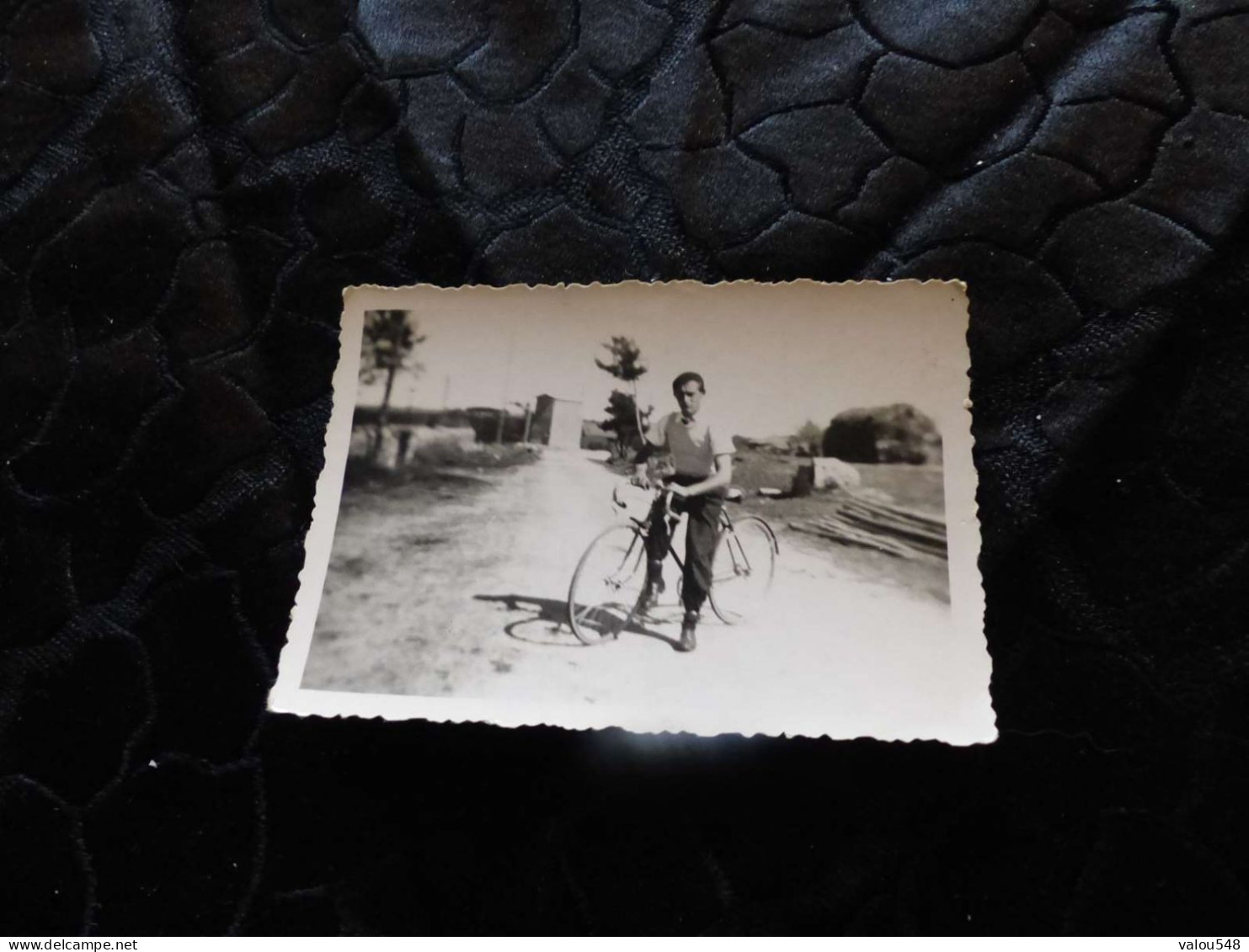 P-698,  Phots,  Jeune Hommes à Vélo, Haute-Loire, 1935 - Ciclismo