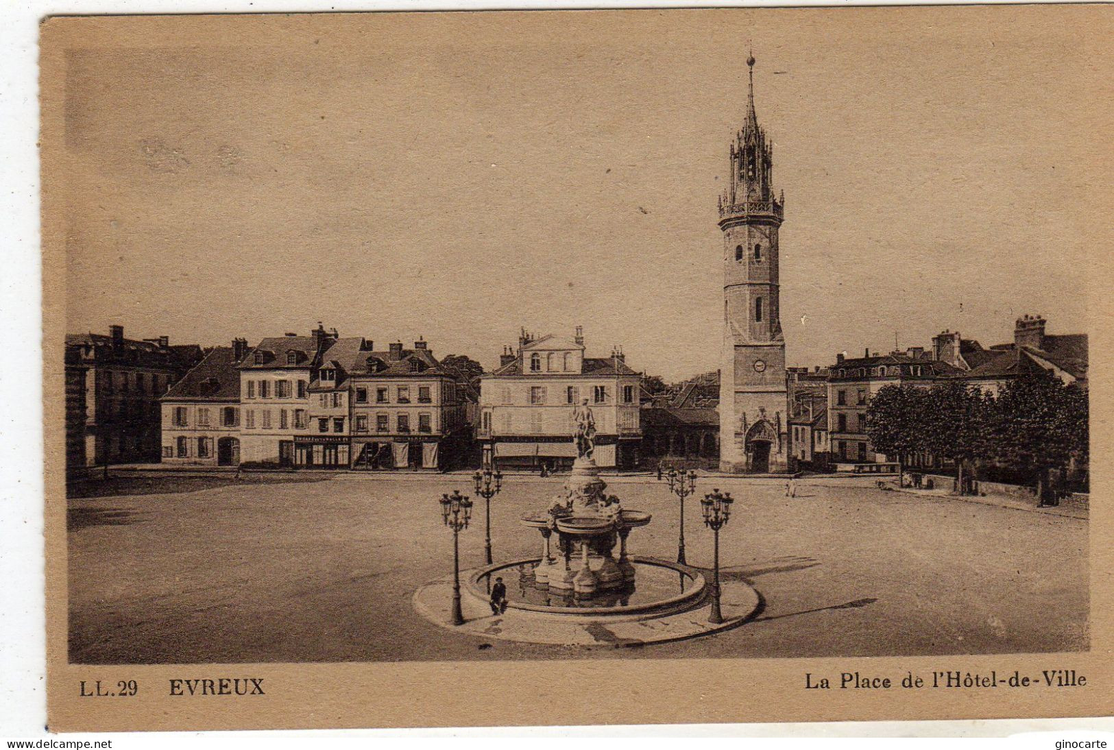 Evreux Place De L'hotel De Ville - Evreux