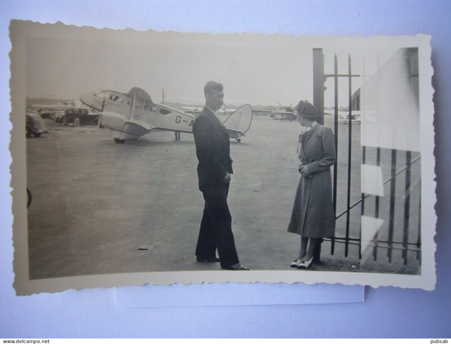 Avion / Airplane / OLEY AIR SERVICES / De Havilland DH84 Dragon Rapide / Seen At Croydon Airport / Photo Size: 7X11cm - 1946-....: Modern Era