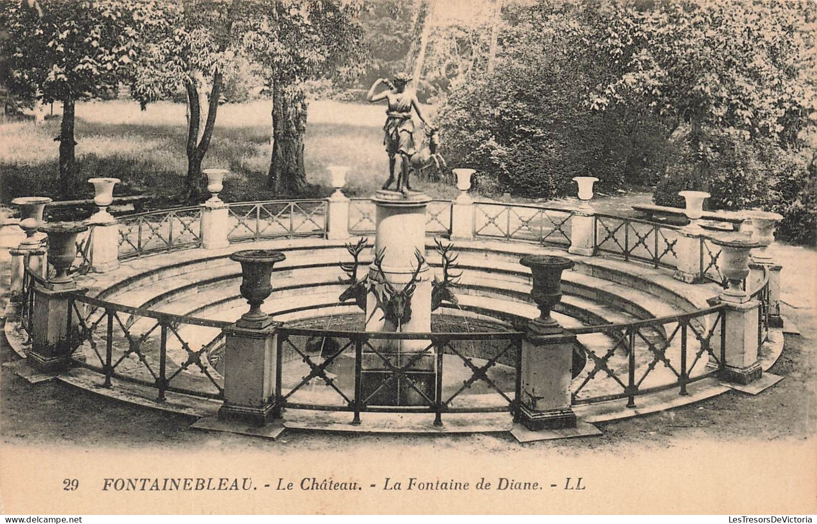 FRANCE - Fontainebleau - Le Château - La Fontaine De Diane - Carte Postale Ancienne - Fontainebleau