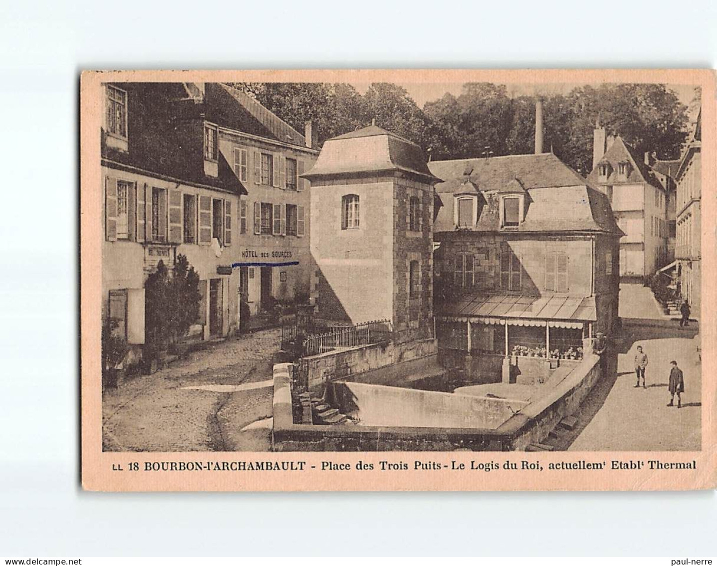 BOURBON L'ARCHAMBAULT : Place Des Trois Puits, Le Logis Du Roi - état - Bourbon L'Archambault