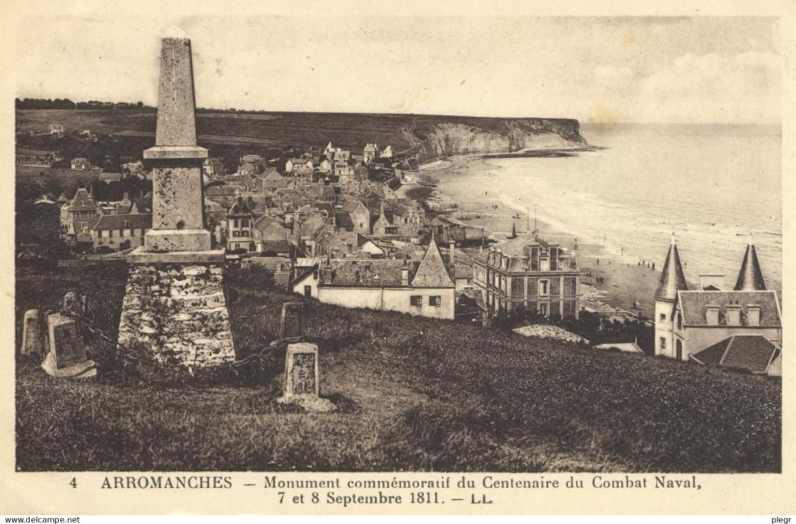 14021 01 03#2 - ARROMANCHES - MONUMENT COMMEMORATIF DU CENTENAIRE DU COMBAT NAVAL, SEPTEMBRE 1811 - Arromanches