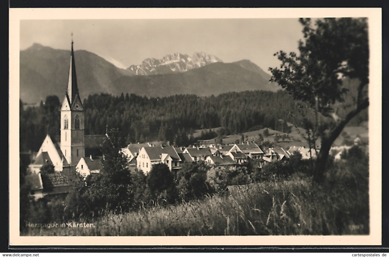 AK Hermagor /Kärnten, Ortsansicht Vor Bergpanorama  - Sonstige & Ohne Zuordnung