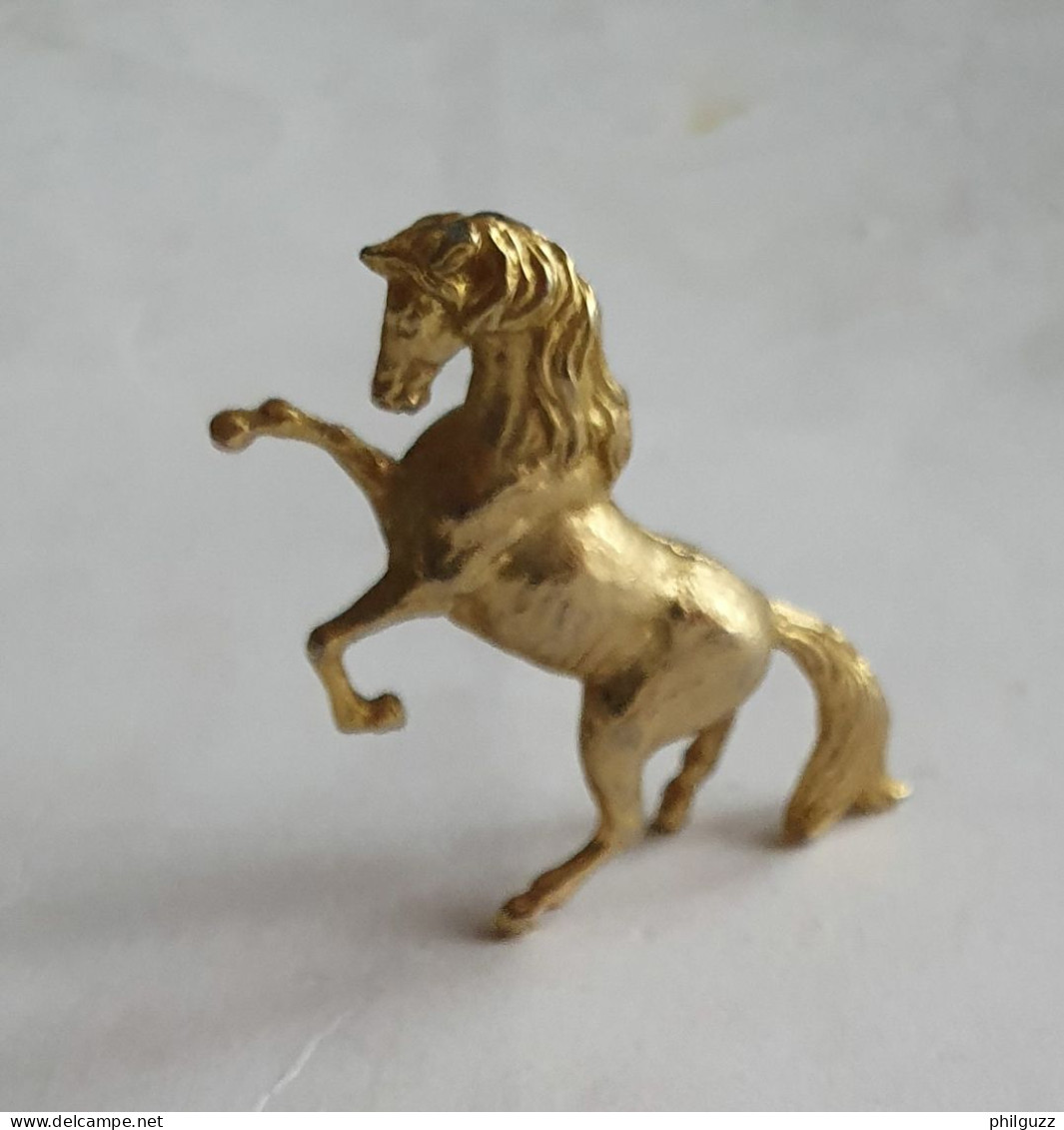 FEVE EN METAL DORE WIETZEL 1995 ANIMAUX CHEVAL CABRE - Animales