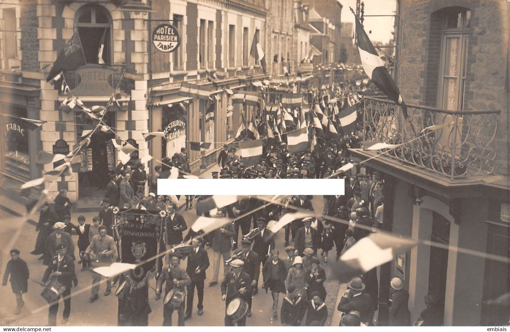 35 DINARD - Carte Photo Le Passage De La Fanfare " La Lyre Dinardaise" Devant L'Hôtel Parisien - Dinard