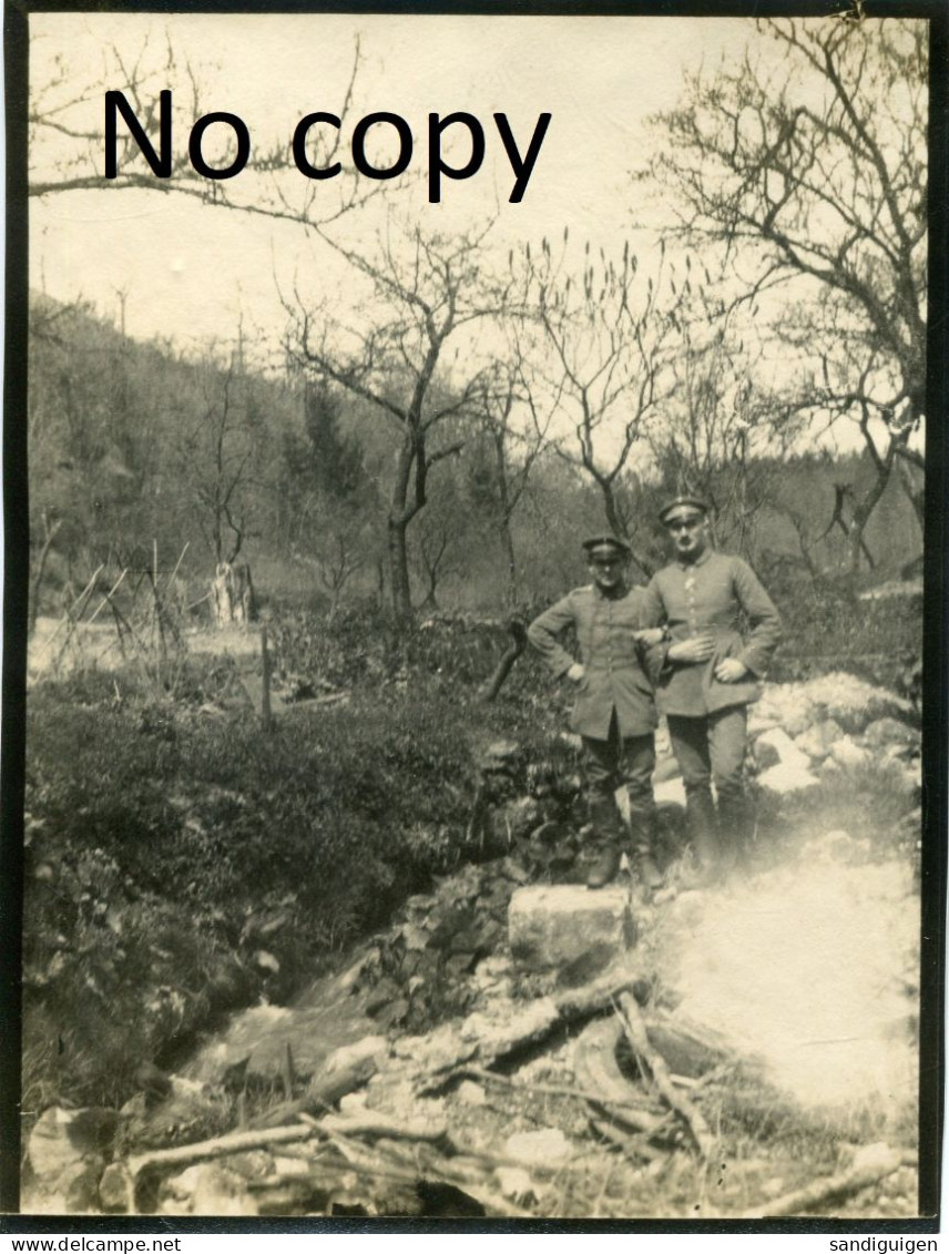 PHOTO ALLEMANDE KB IR14 - OFFICIERS DANS LE RAVIN A APREMONT LA FORET PRES DE SAINT MIHIEL MEUSE - GUERRE 1914 1918 - War, Military