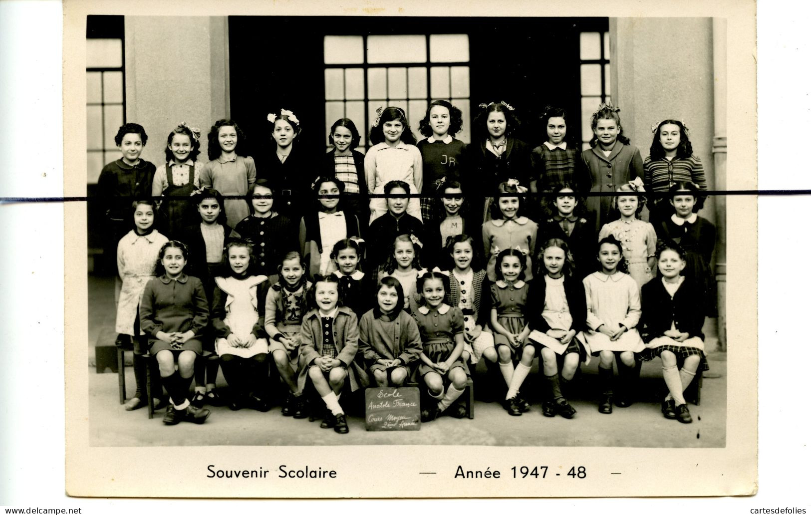 PHOTOGRAPHIE.. Photo De Classe . école Anatole France  , élèves Qui Posent Pour La Photo. 1947/48. HALMATI JOCELYNE - Anonymous Persons