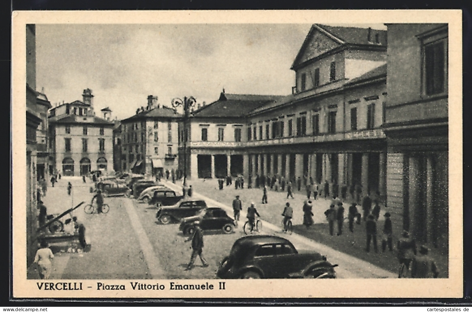 Cartolina Vercelli, Piazza Vittorio Emanuele II  - Vercelli