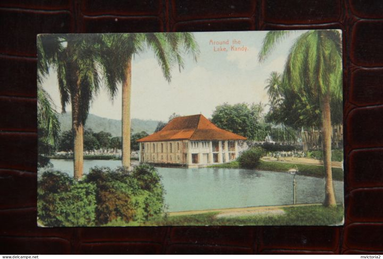 SRI LANKA ( CEYLON ) : Around The Lake, KANDY - Sri Lanka (Ceylon)