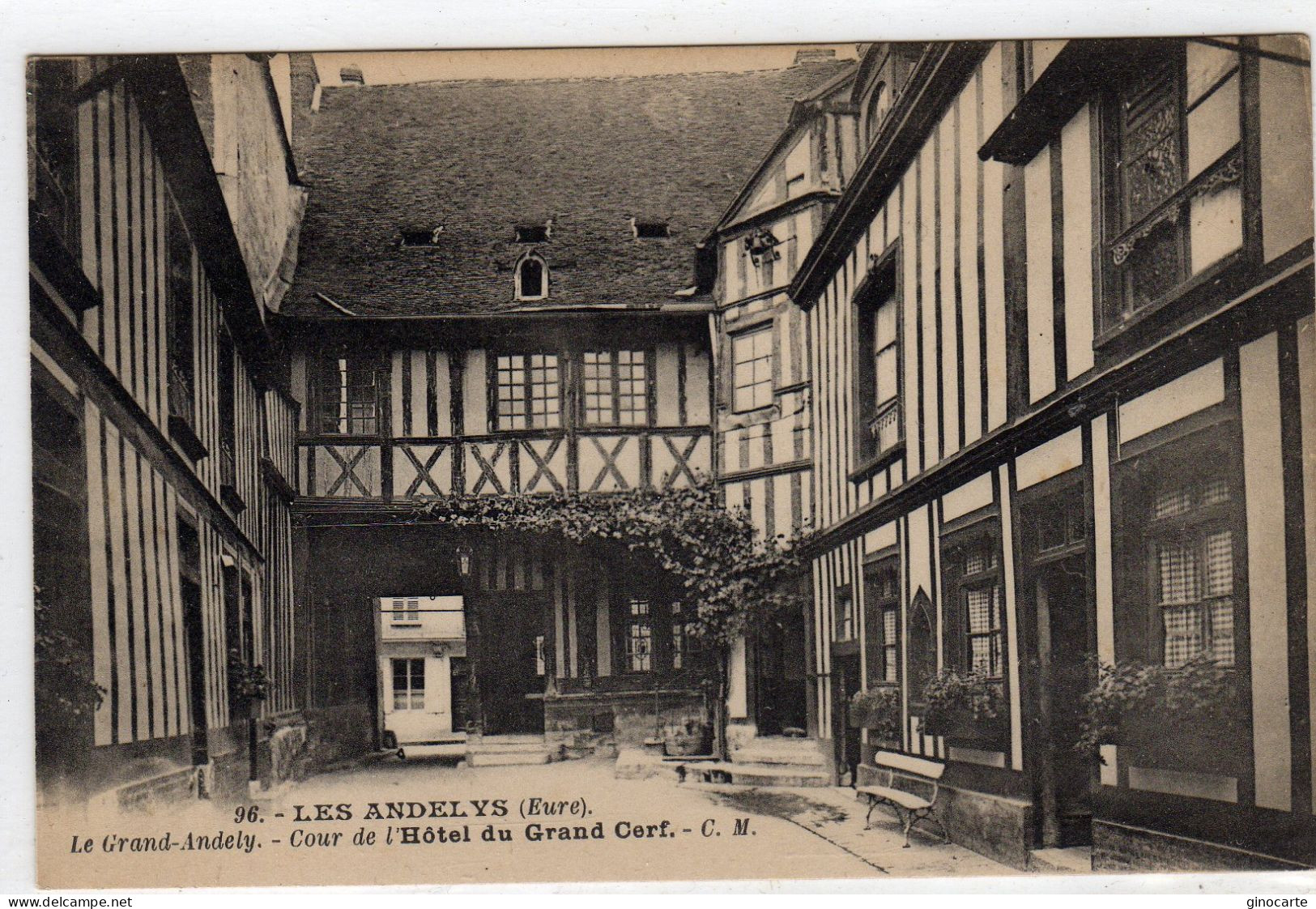 Les Andelys Le Grand Andely Cour De L'hotel Du Grand Cerf - Les Andelys