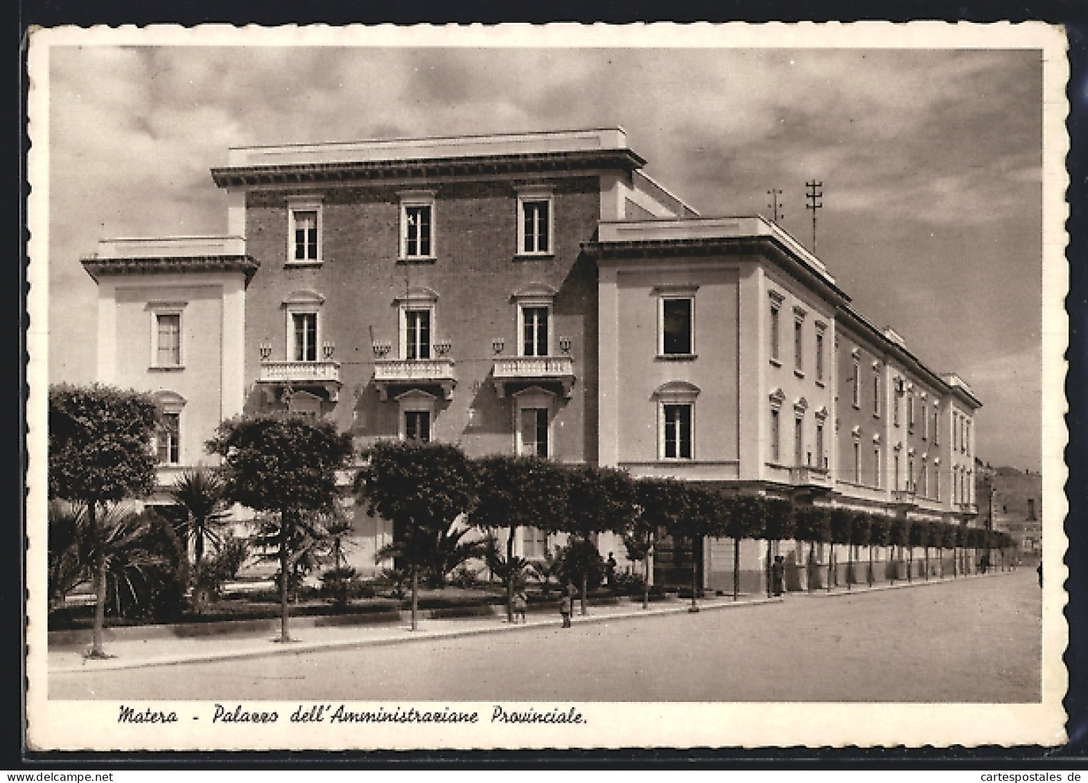 Cartolina Matera, Palazzo Dell`Amministrazione Provinciale  - Matera