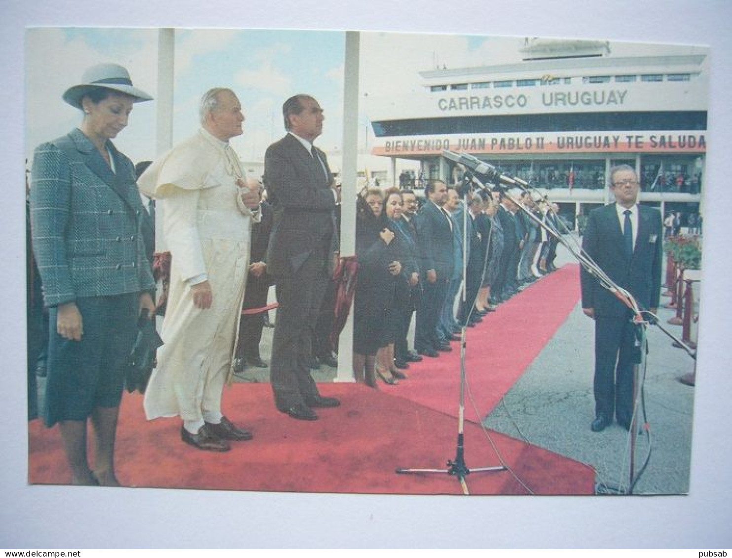 Avion / Airplane / Pope Paul II With President Sanguinetti At Carrasco Airport, Uruguay / Aéroport / Flughafen - Aerodrome