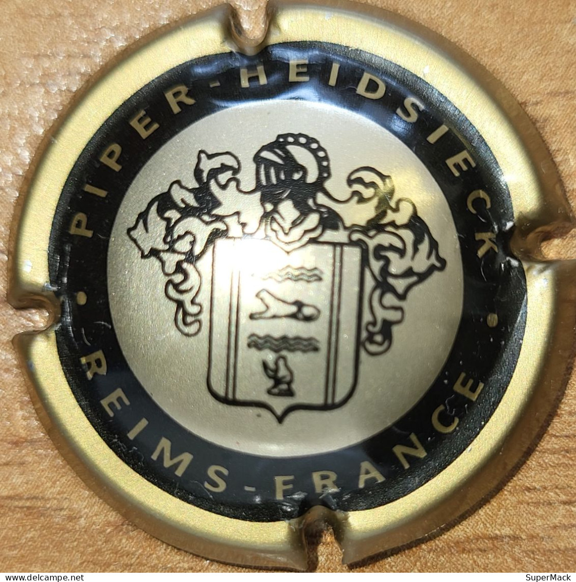 Capsule Champagne PIPER-HEIDSIECK Série Ecusson, Reims France, Bronze & Or Pâle Nr 105a - Piper Heidsieck