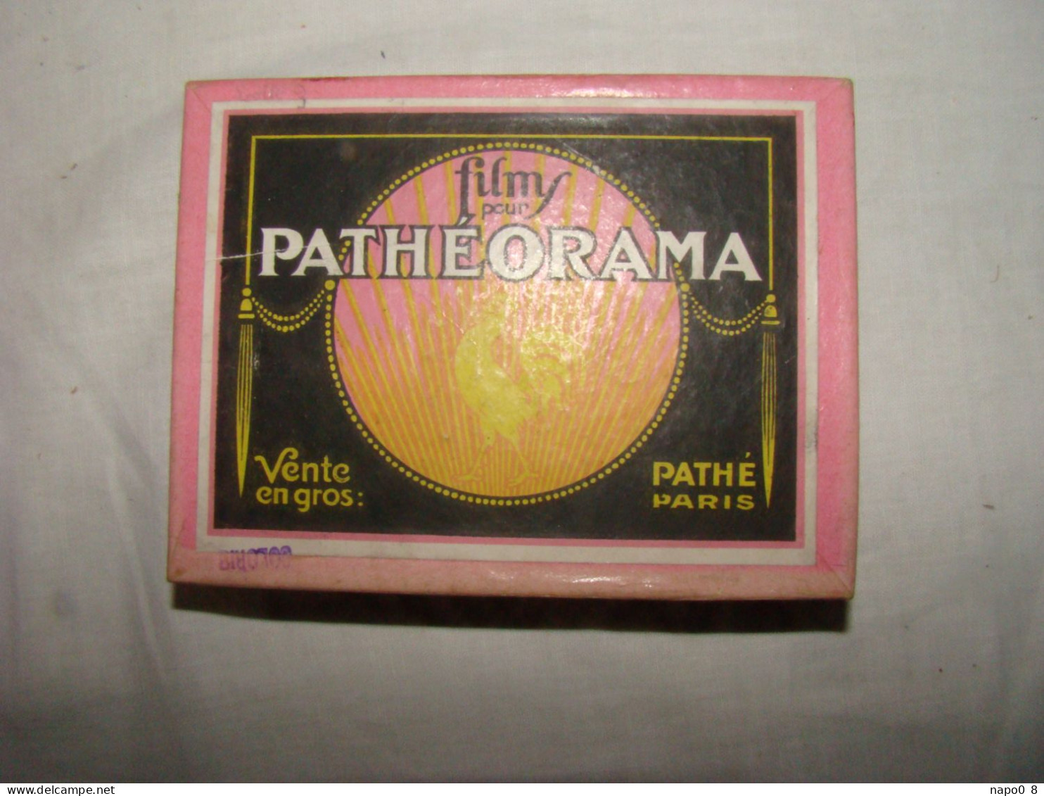 lot de 31 films pour " PATHEORAMA " dans leurs boites d'origine époque début XXème