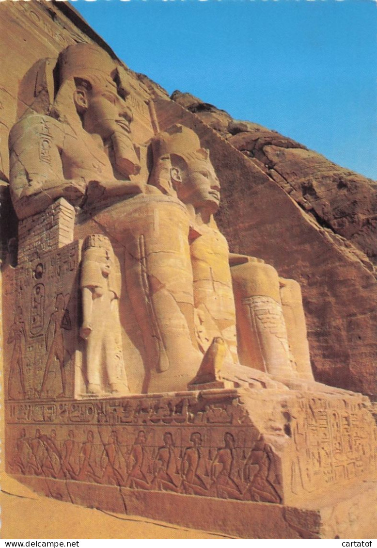 ABU SIMBEL . Les Statues De RAMSES Devant Le Grnad Temple - Other & Unclassified