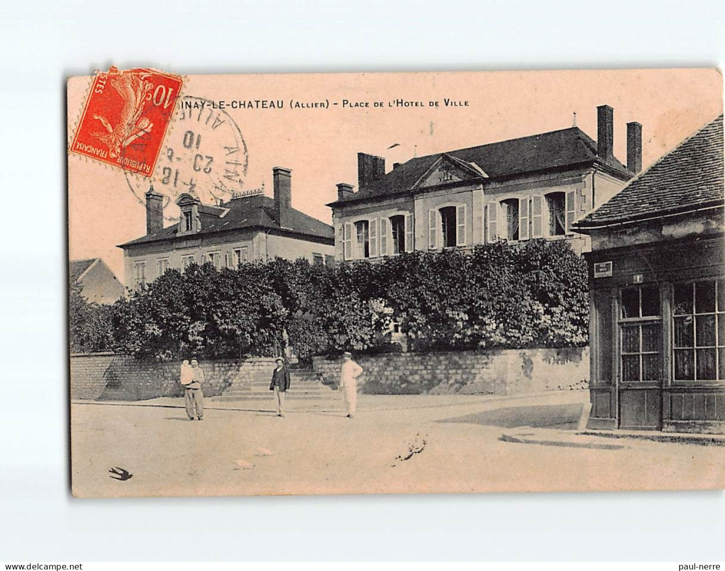 AINAY LE CHATEAU : Place De L'Hôtel De Ville - Très Bon état - Other & Unclassified