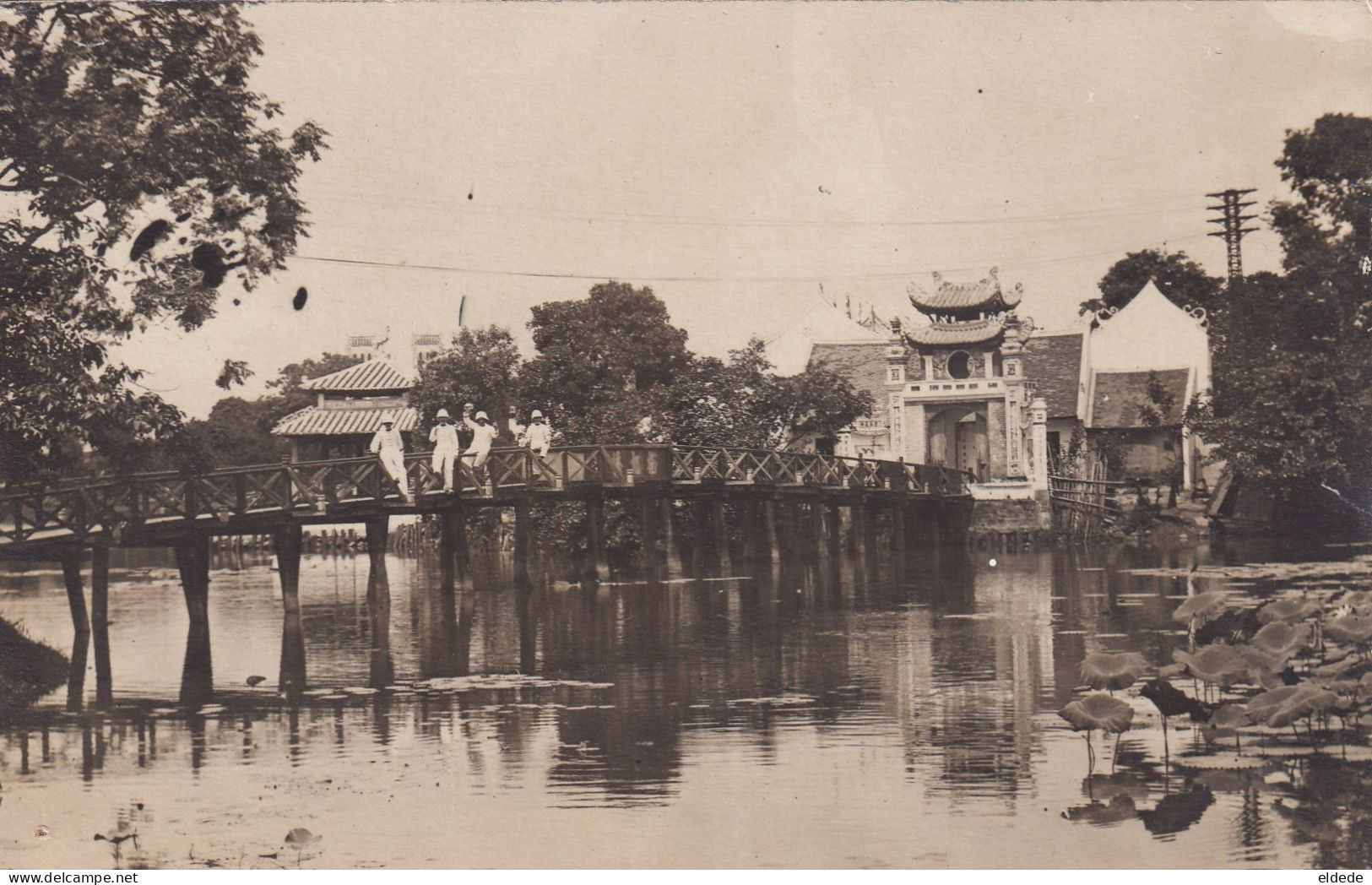 Real Photo  Mititaries On A Bridge In Front Of A Pagoda - China