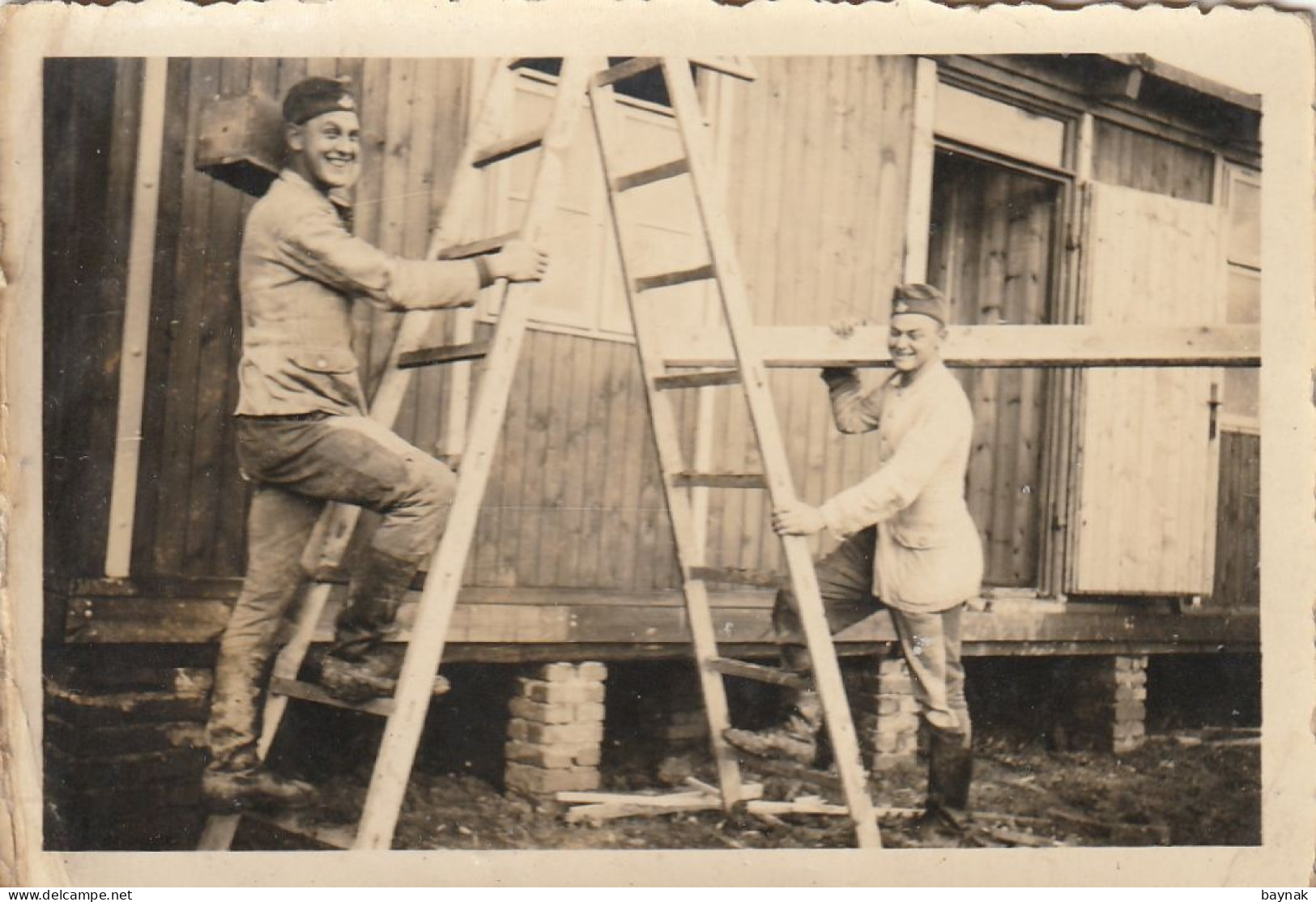 D260  - DEUTSCHLAND - WW2 - KRIEMHILDSCHULE --  R. A. D. --  XANTEN ?  --  PHOTO: BATZ, TRIER -  ORIGINAL  KLEINE  PHOTO - 1939-45